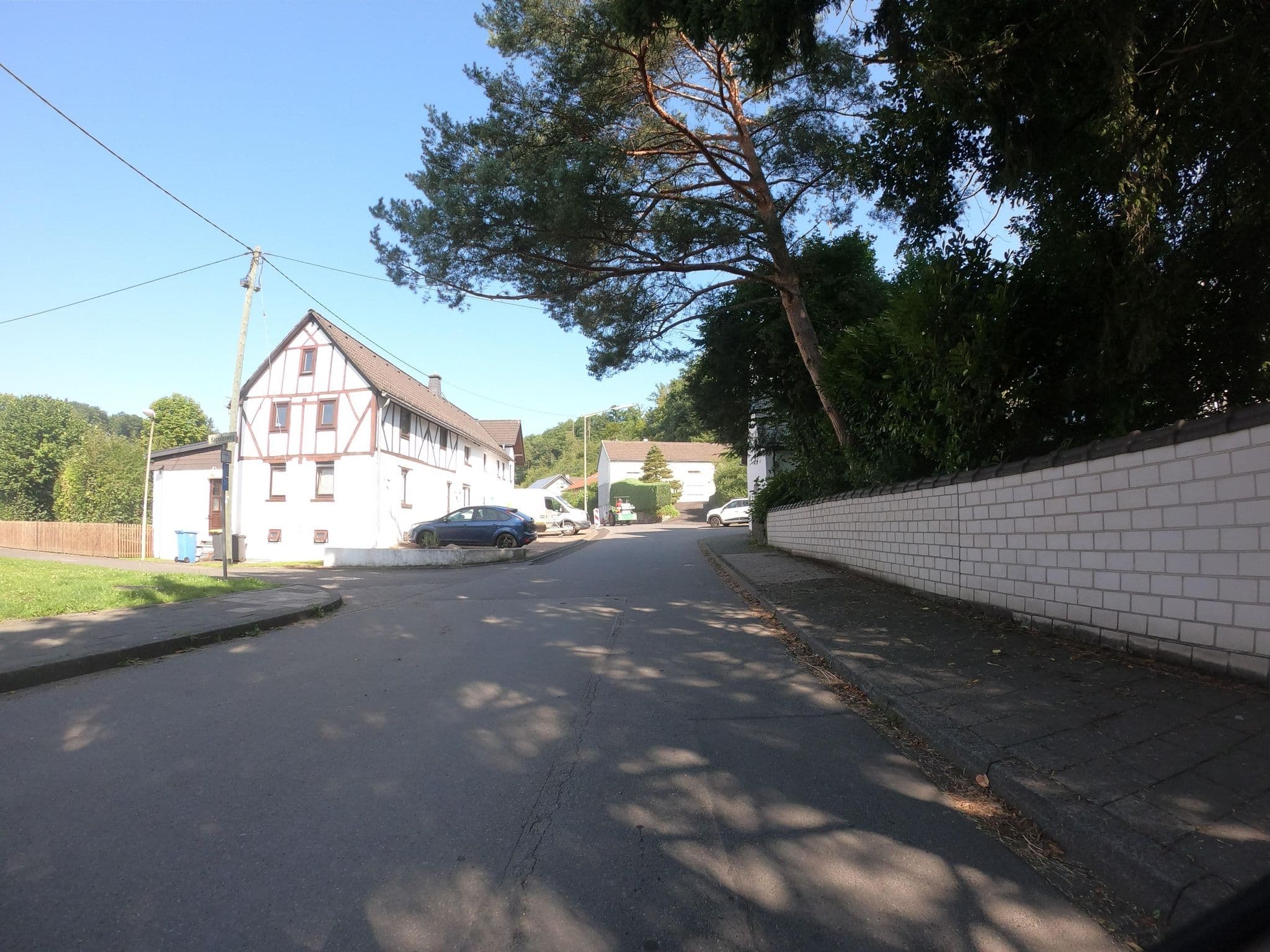 Street view near Hotel Pension Blaue Mühle, Flammersfeld — © bernd1960 (CC BY-SA · Mapillary)