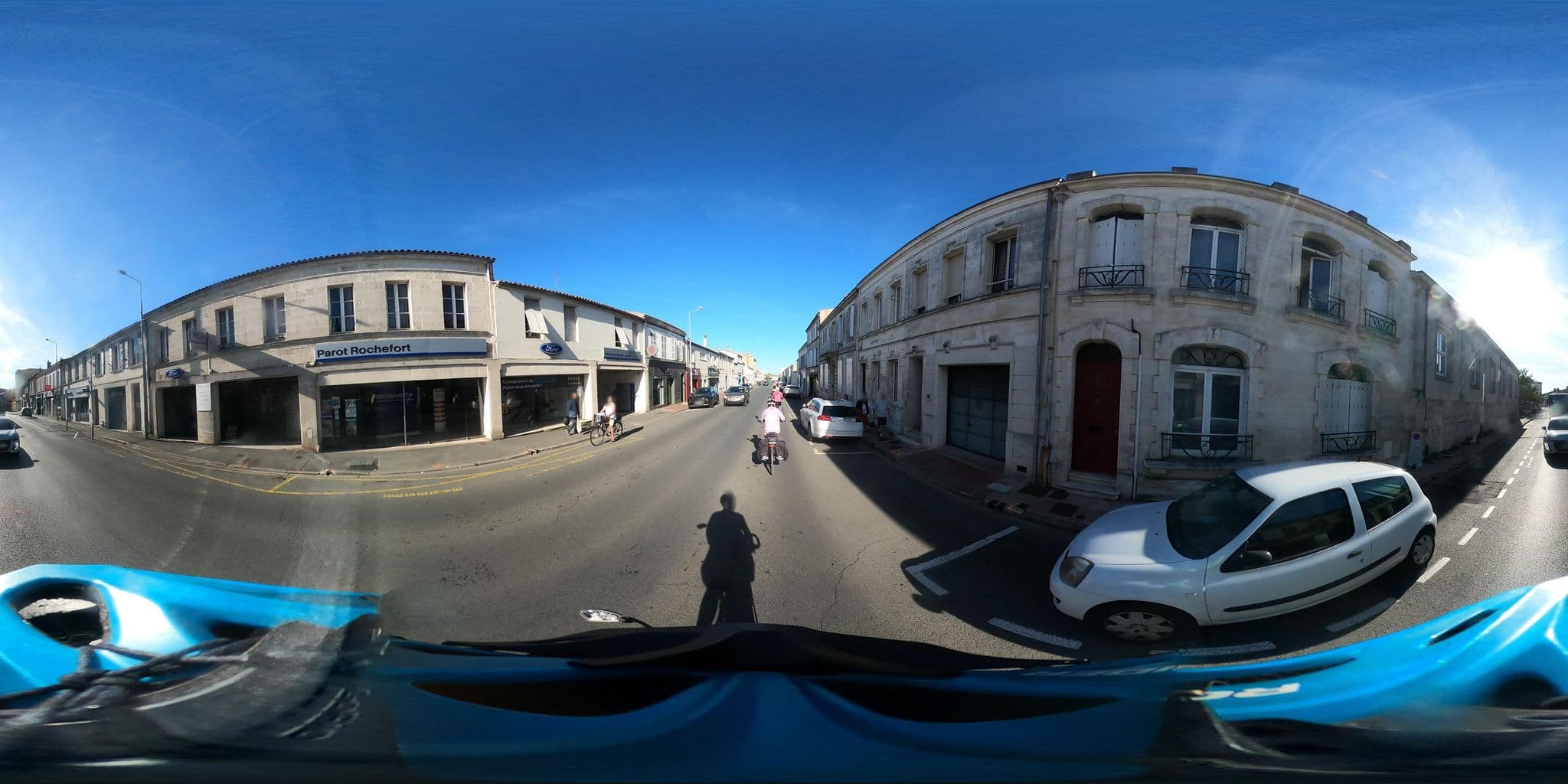 Street view near Le GambettA'ppart, Rochefort — © padididejurbise (CC BY-SA · Mapillary)