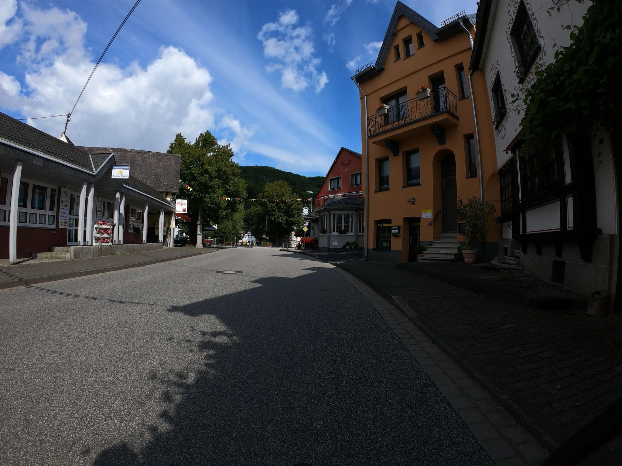 Street view near Hotel Vier Jahreszeiten, Waldbreitbach — © bernd1960 (CC BY-SA · Mapillary)