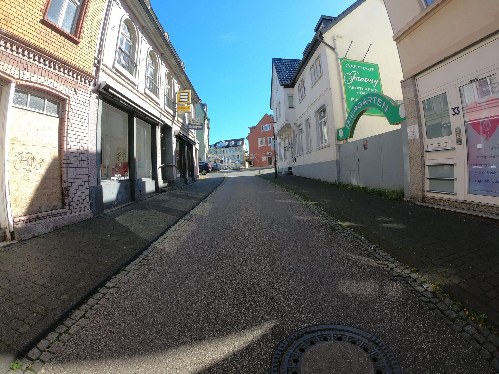 Street view near Pension Sentiacum, Sinzig — © bernd1960 (CC BY-SA · Mapillary)