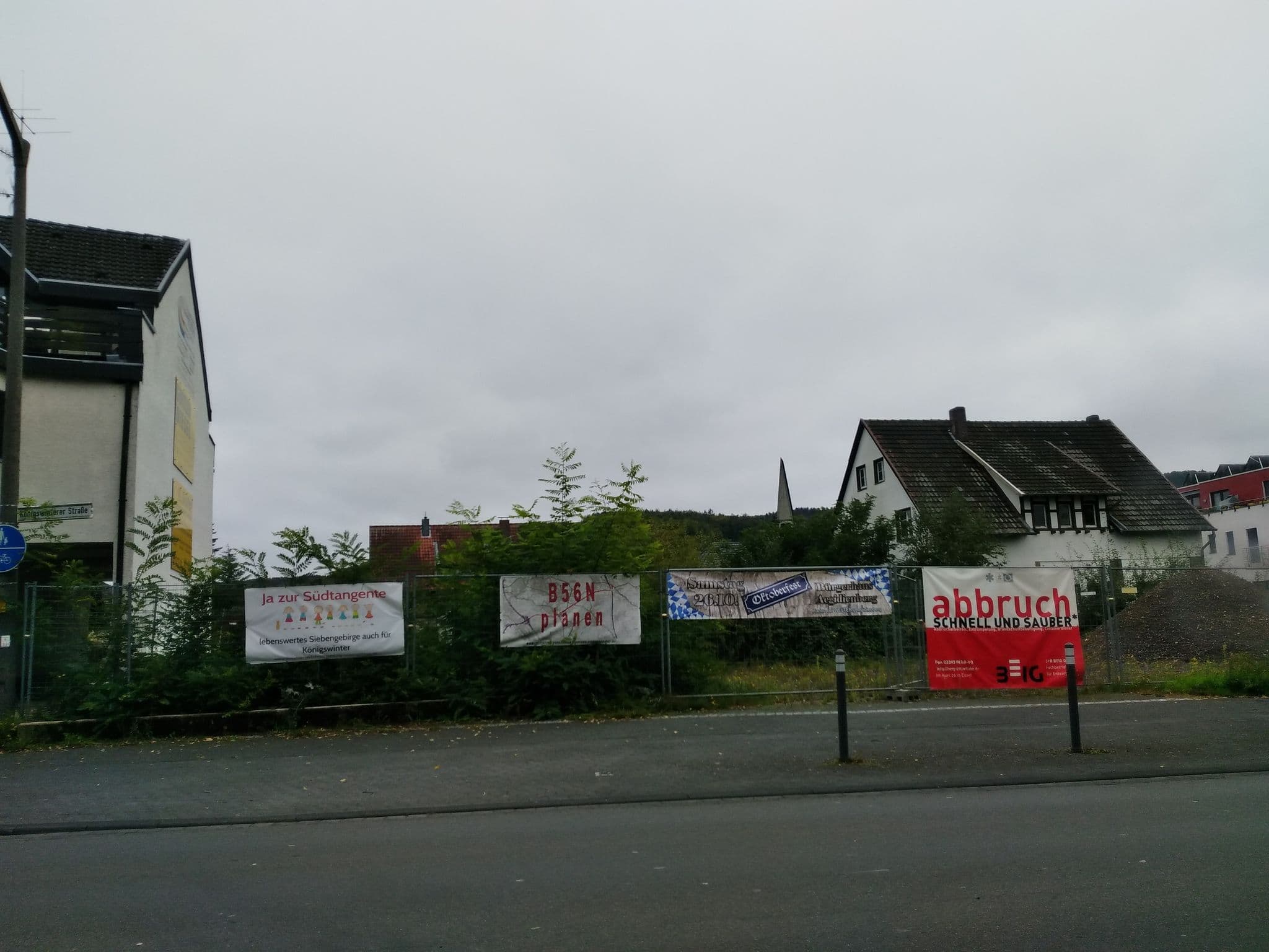 Street view near Zu Besuch, Heisterbacherrott — © schwing (CC BY-SA · Mapillary)