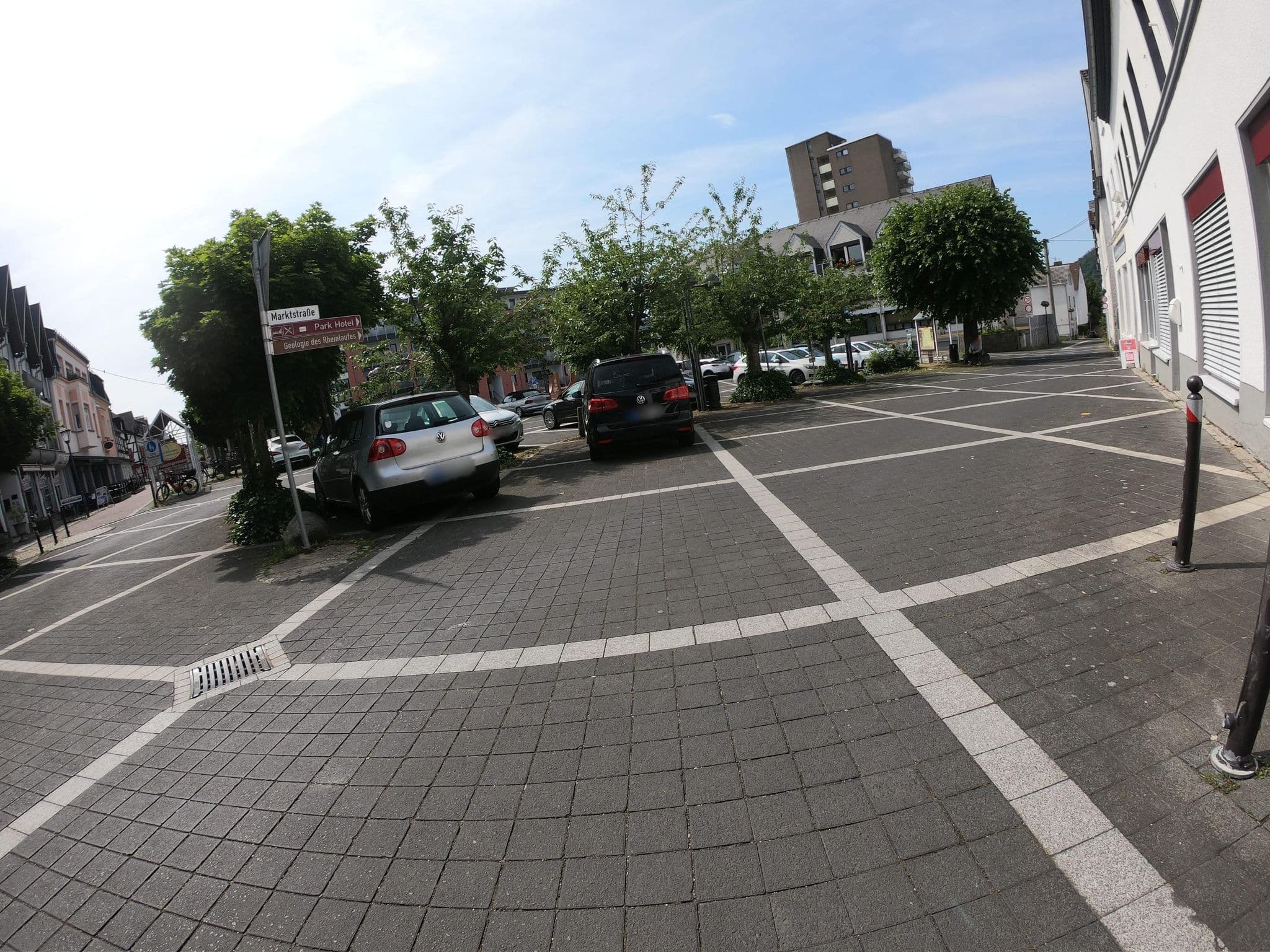 Street view near hotel garni st poere, Bad Hönningen — © bernd1960 (CC BY-SA · Mapillary)