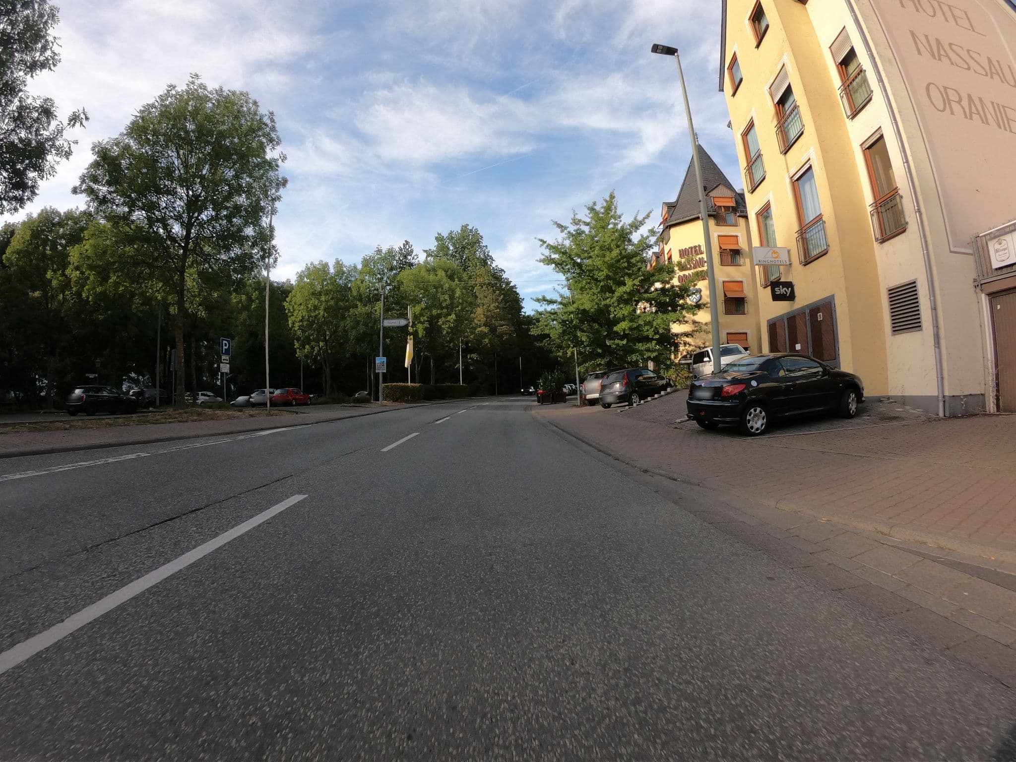 Street view near Ringhotel Nassau-Oranien, Hadamar — © wizonede (CC BY-SA · Mapillary)