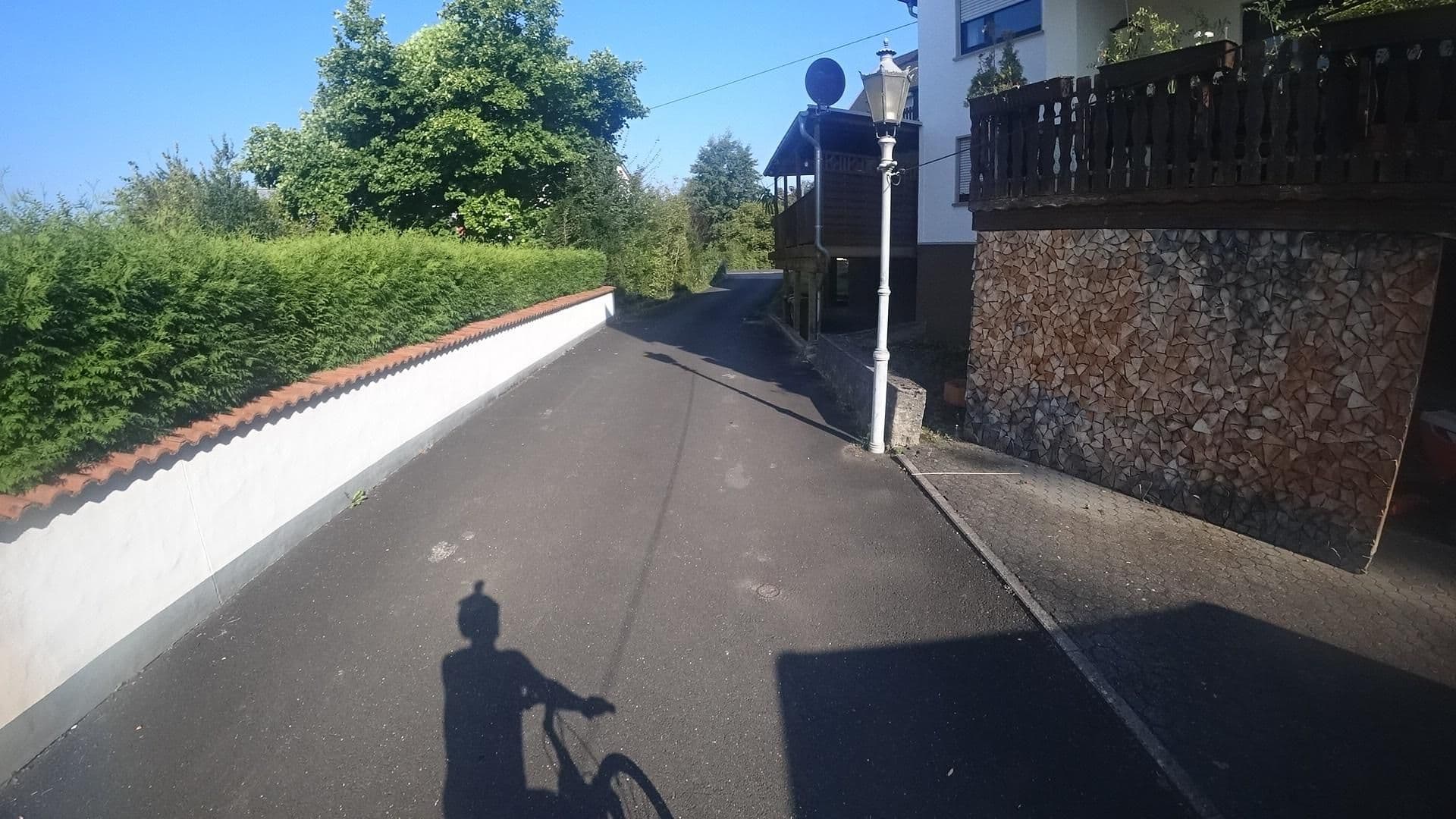 Street view near Hotel Restaurant Froschkönig Im Erbachtal, Niedererbach — © Vosgivince (CC BY-SA · Mapillary)