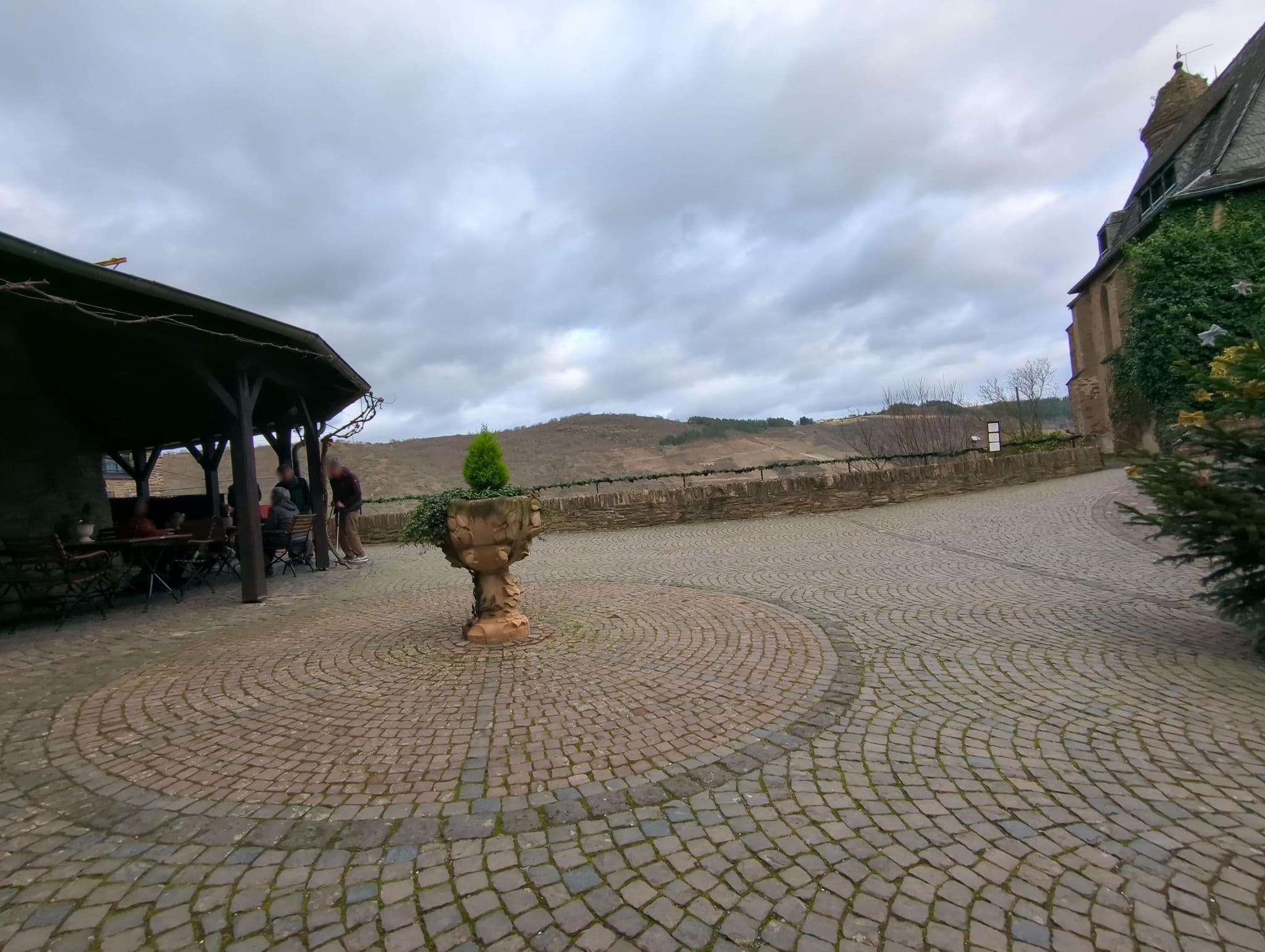 Street view near Kolpinghaus auf Schönburg, Oberwesel — © ente (CC BY-SA · Mapillary)