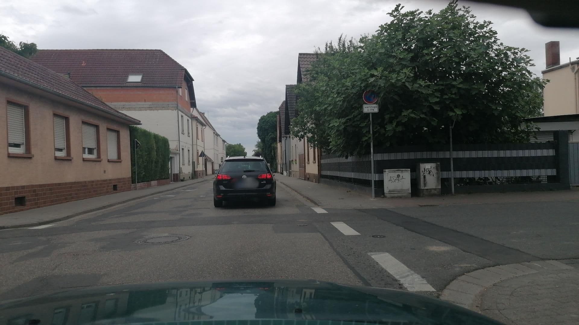 Street view near Hotel Ristorante Siena, Osthofen — © wegavision (CC BY-SA · Mapillary)