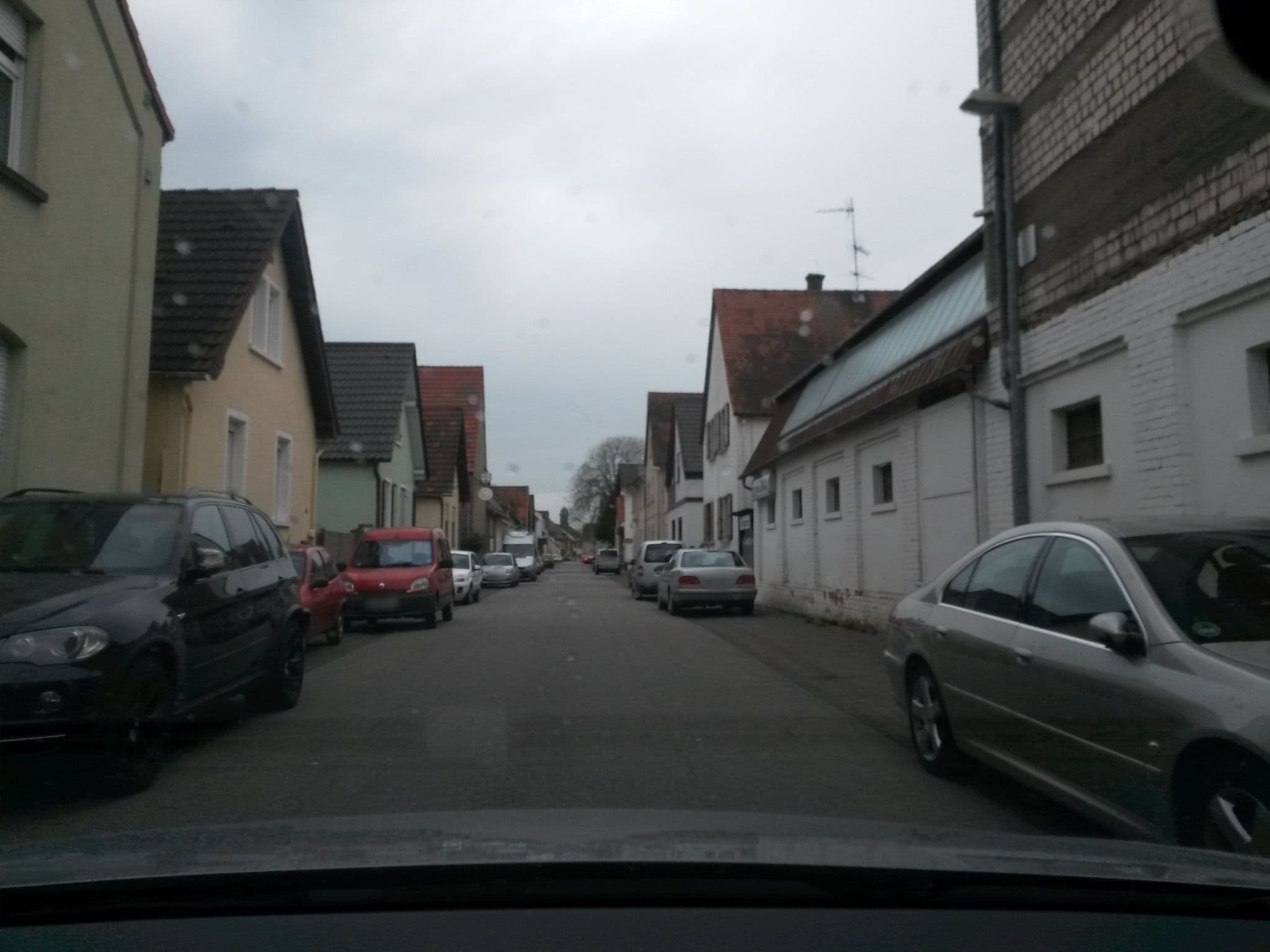 Street view near Pension Max & Moritz, Osthofen — © rausk (CC BY-SA · Mapillary)
