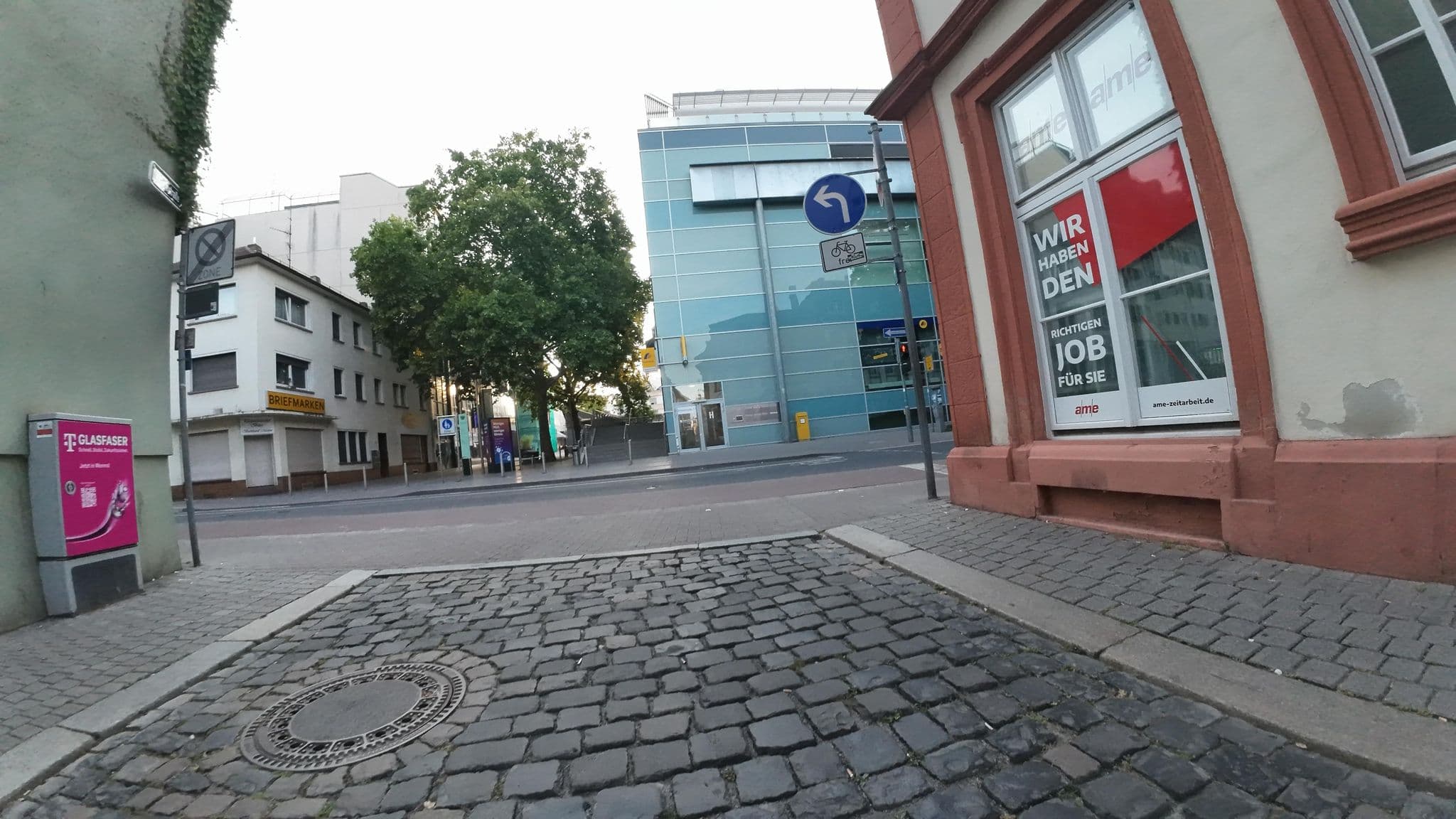 Street view near Hotel und Weinstube Romischer Kaiser, Worms — © teddy73 (CC BY-SA · Mapillary)
