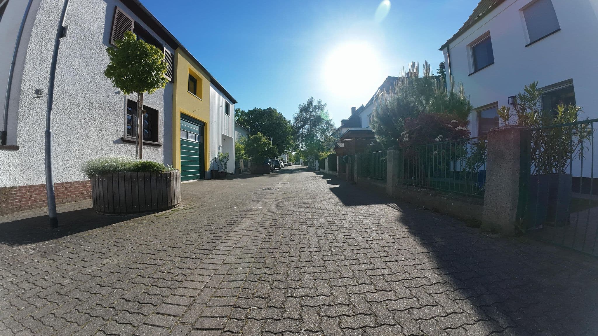 Street view near Victor's Residenz Hotel, Frankenthal — © teddy73 (CC BY-SA · Mapillary)