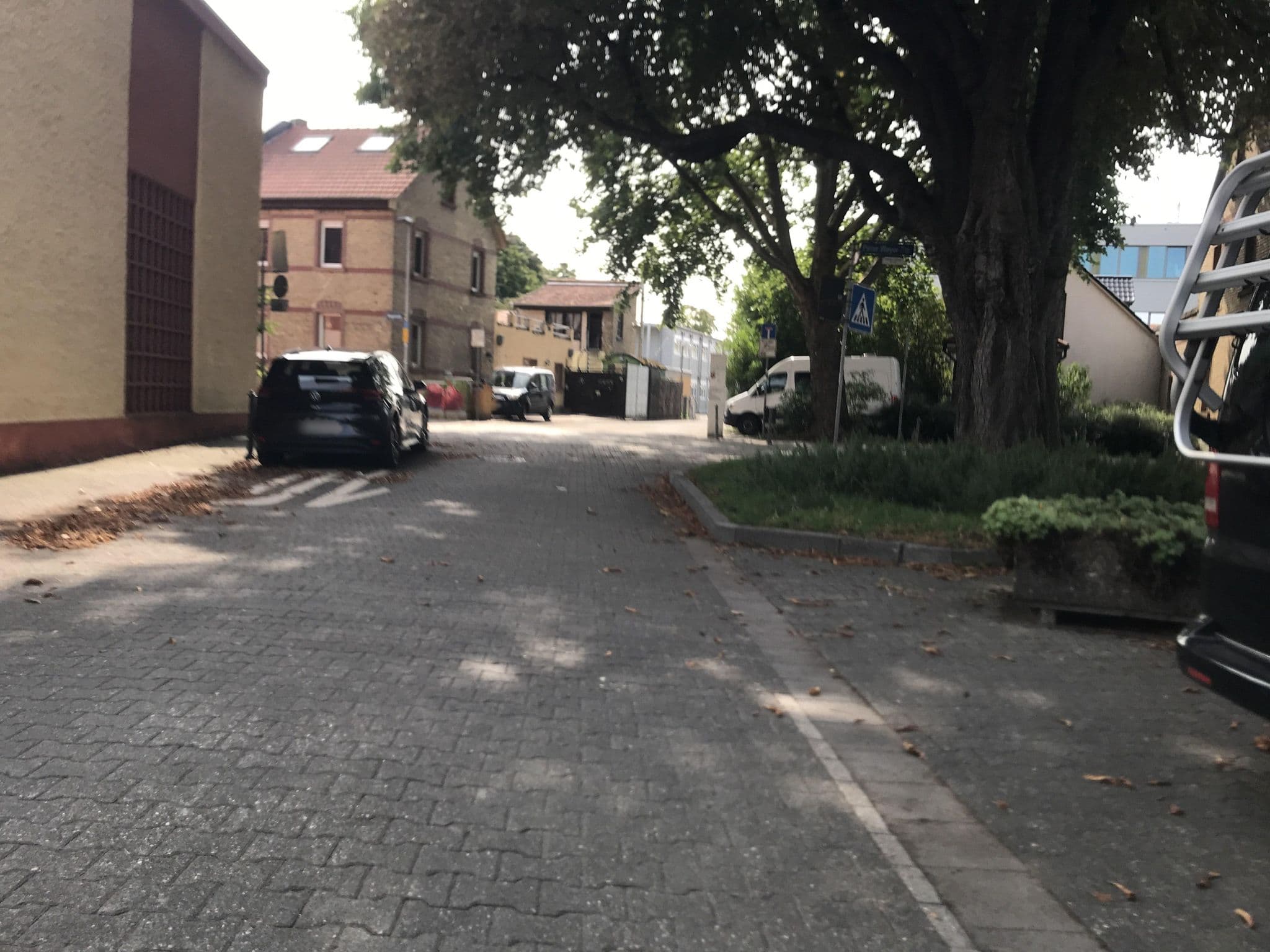 Street view near Gästehaus Rosenhof, Mainz — © miguel_andrade (CC BY-SA · Mapillary)