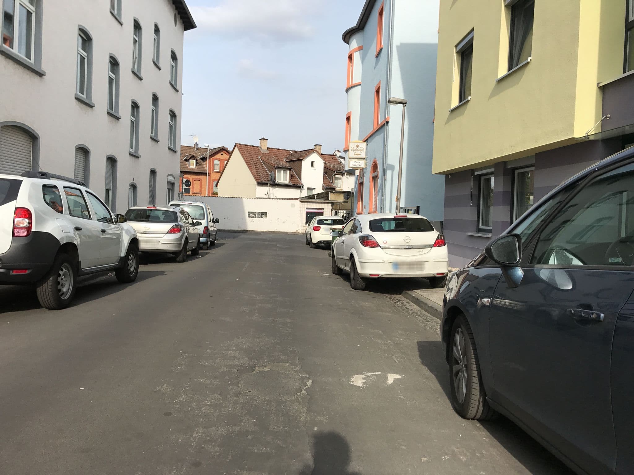 Street view near Appartement Hotel Roseville, Biebrich — © miguel_andrade (CC BY-SA · Mapillary)