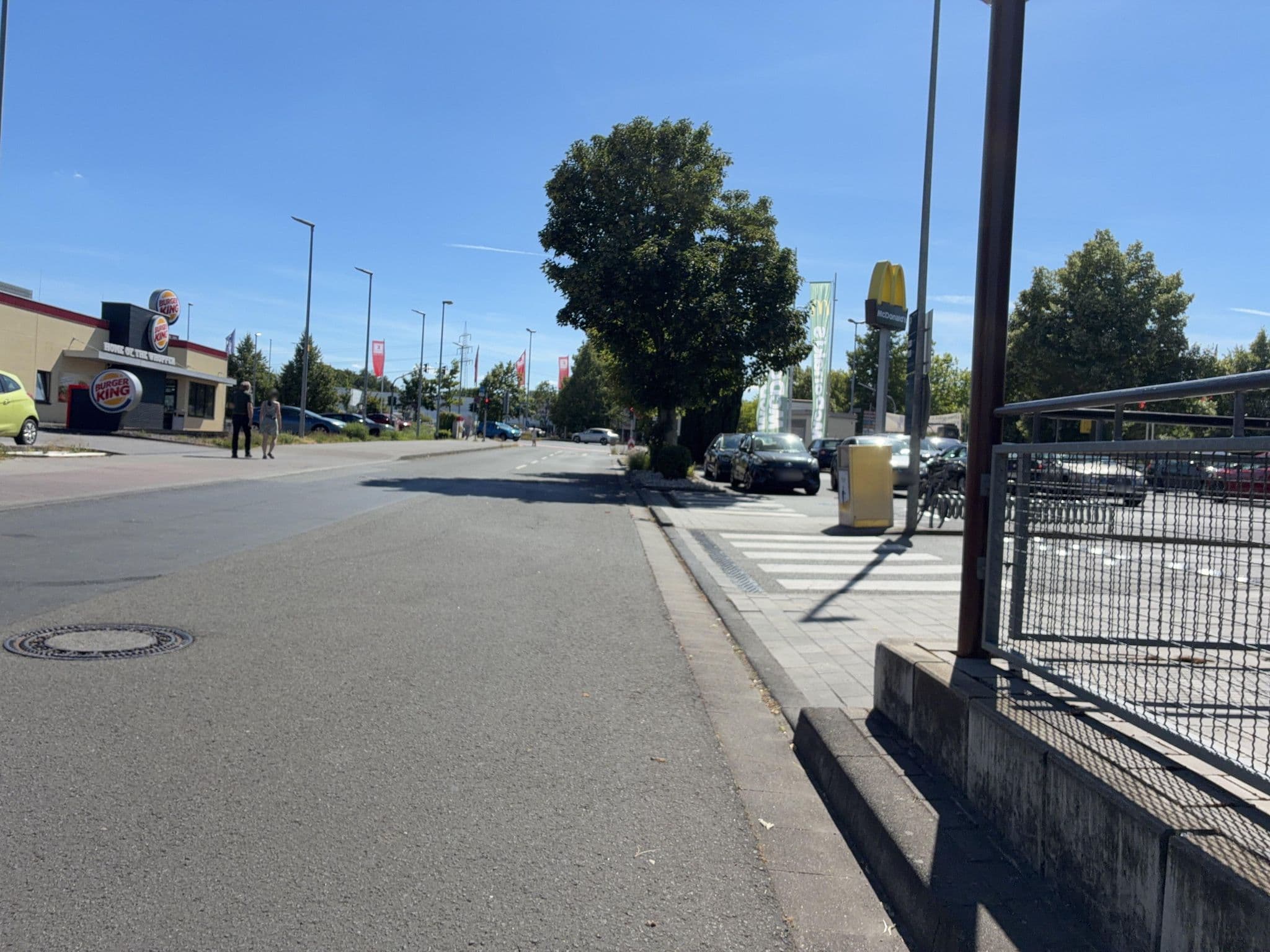 Street view near Park Inn by Radisson Mainz, Klein-Winternheim — © miguel_andrade (CC BY-SA · Mapillary)