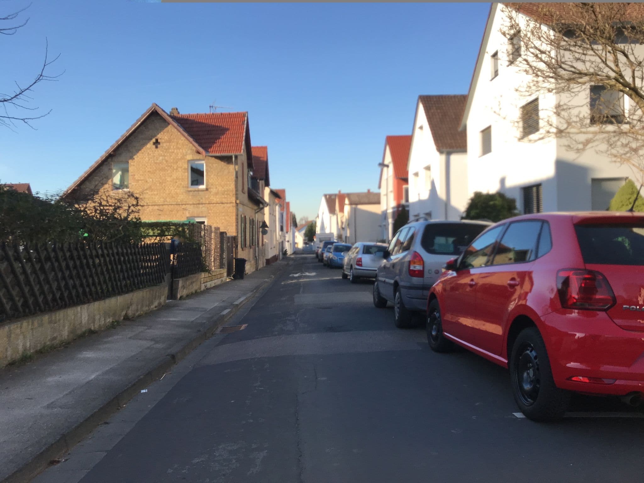 Street view near Appartmenthaus Mosner, Klein-Winternheim — © miguel_andrade (CC BY-SA · Mapillary)