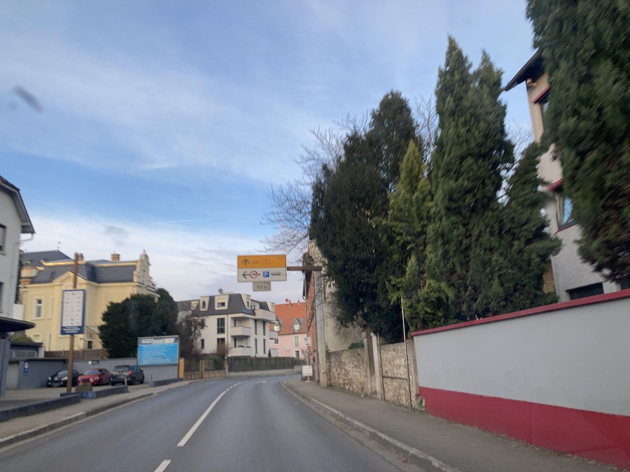 Street view near Hotel Zwo, Oppenheim — © tasmaniadevil (CC BY-SA · Mapillary)