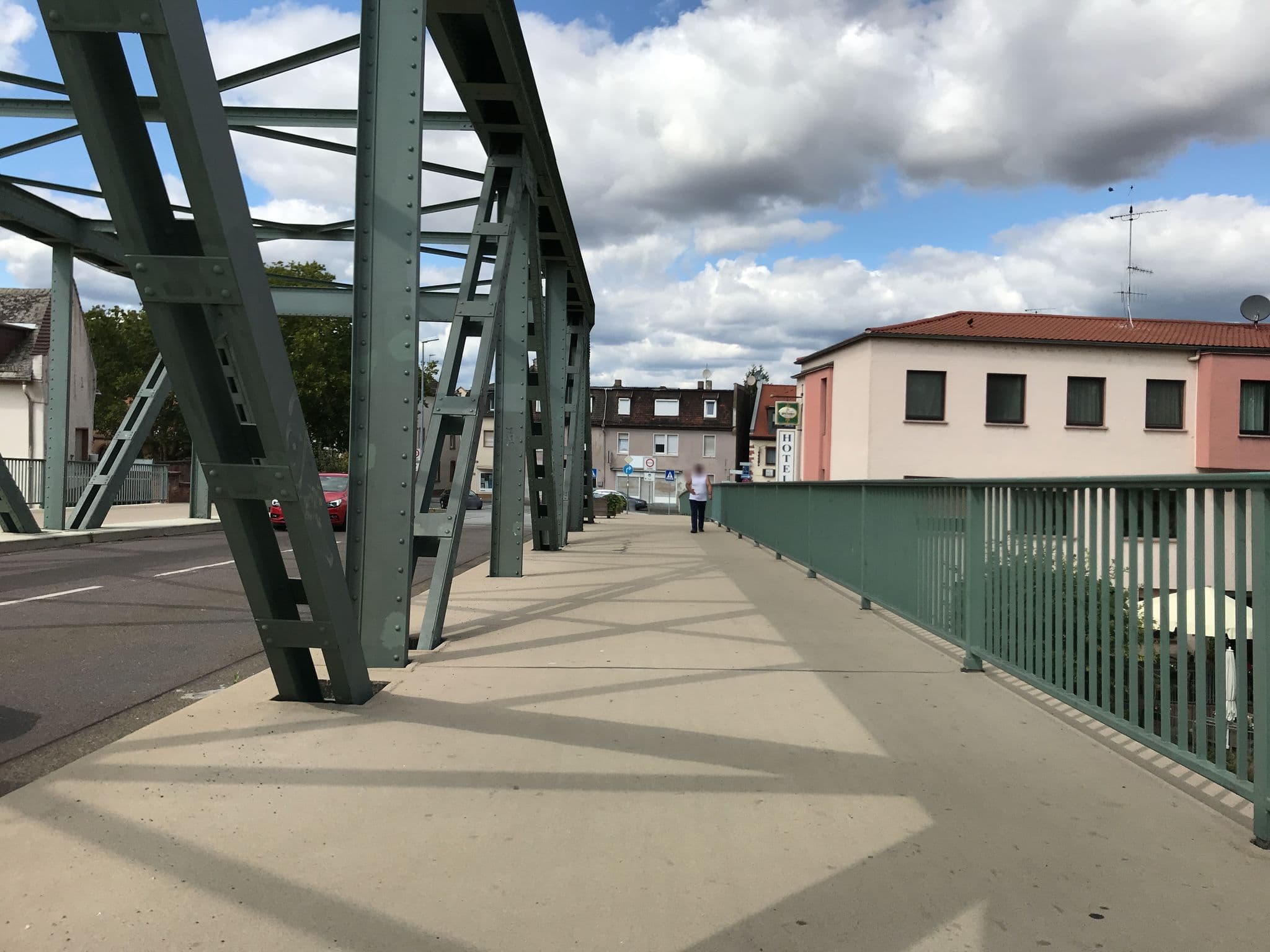 Street view near Hotel "Zum Engel", Kastel — © miguel_andrade (CC BY-SA · Mapillary)