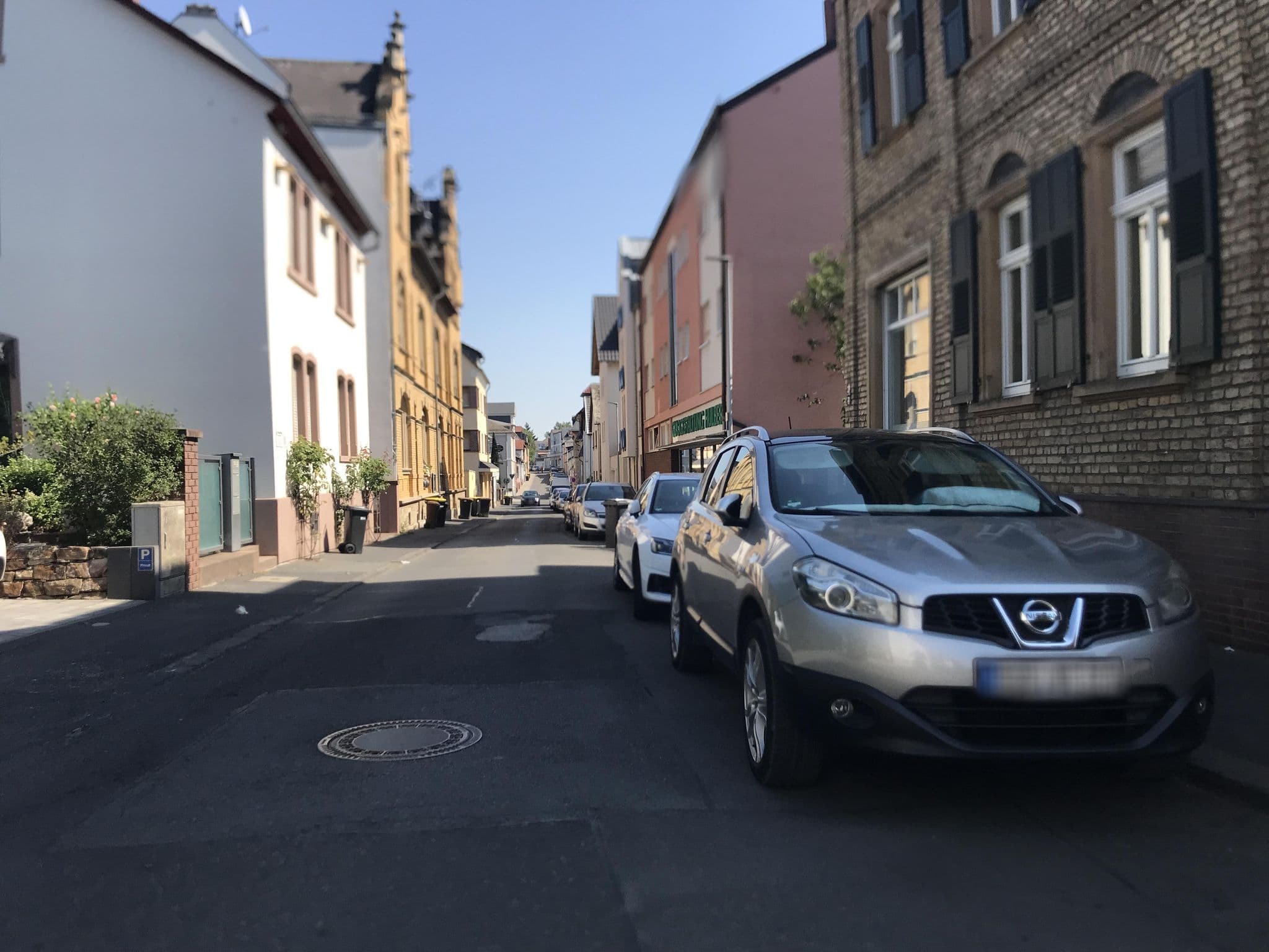 Street view near Ferienwohnung Brossmann, Eltville — © miguel_andrade (CC BY-SA · Mapillary)