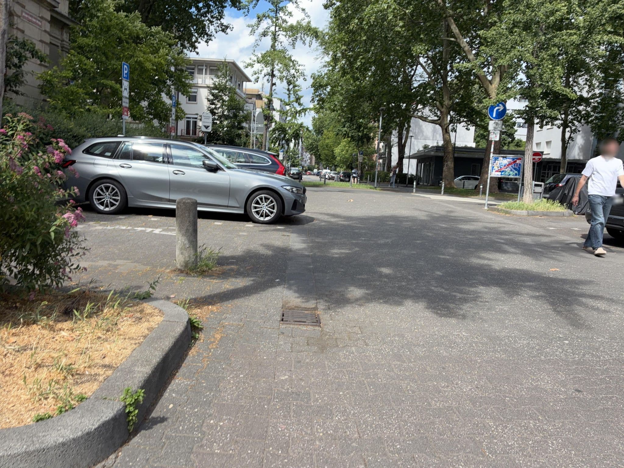 Street view near City-Dachapartment Mainz, Kastel — © miguel_andrade (CC BY-SA · Mapillary)