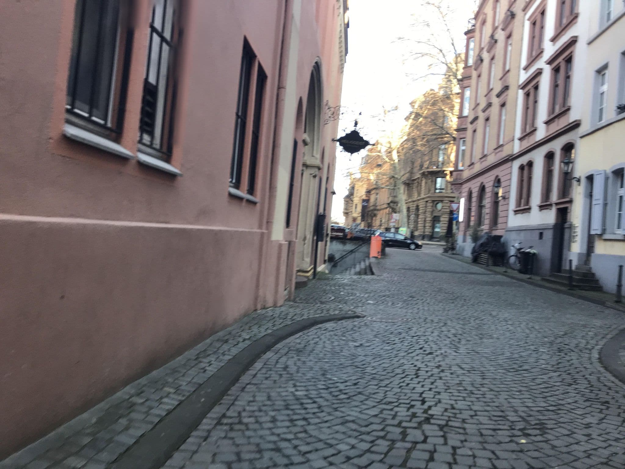 Street view near Hotel Stadt Coblenz Mainz, Kastel — © miguel_andrade (CC BY-SA · Mapillary)