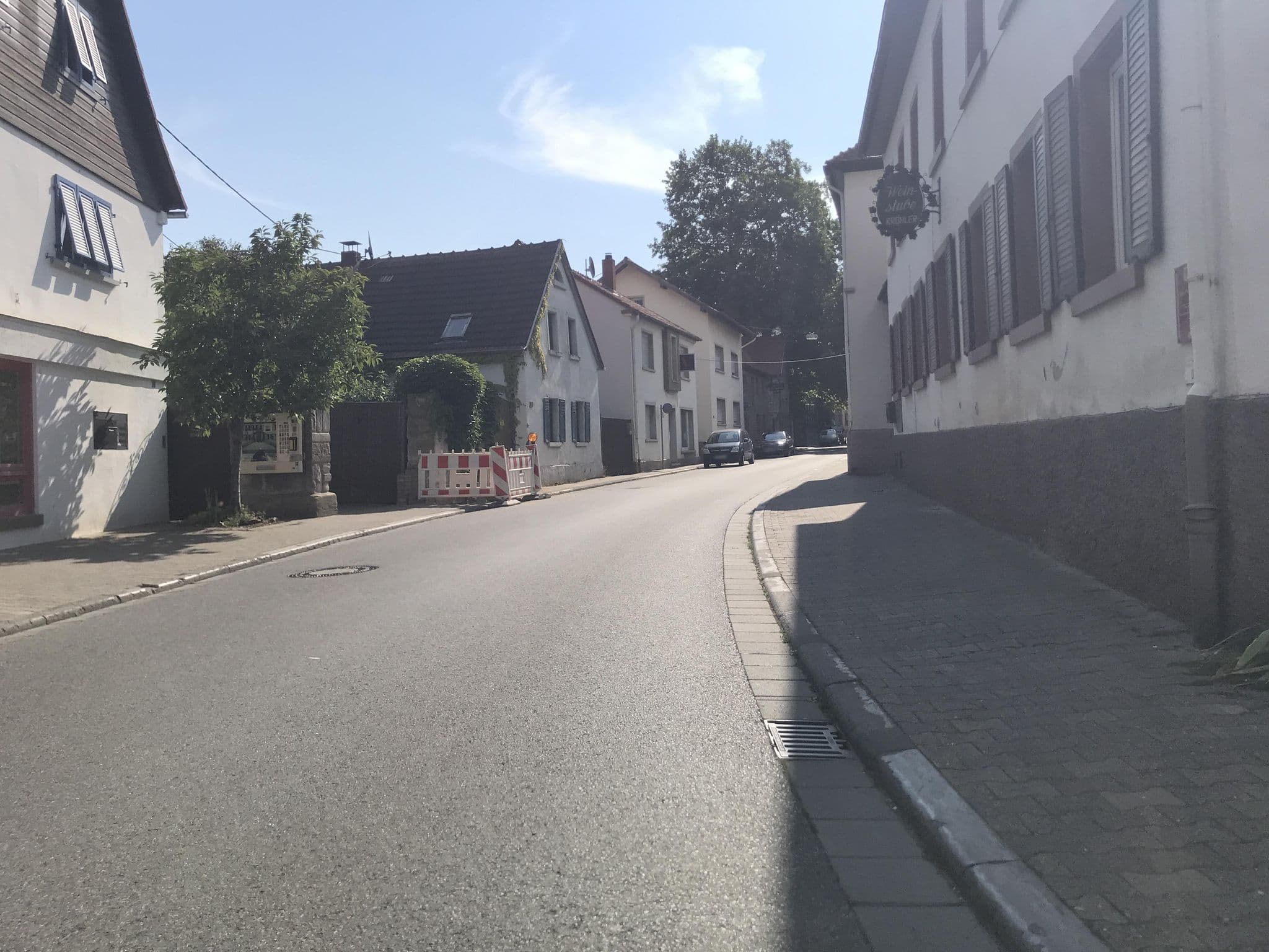 Street view near Weinstube bei Tante Anna, Undenheim — © miguel_andrade (CC BY-SA · Mapillary)