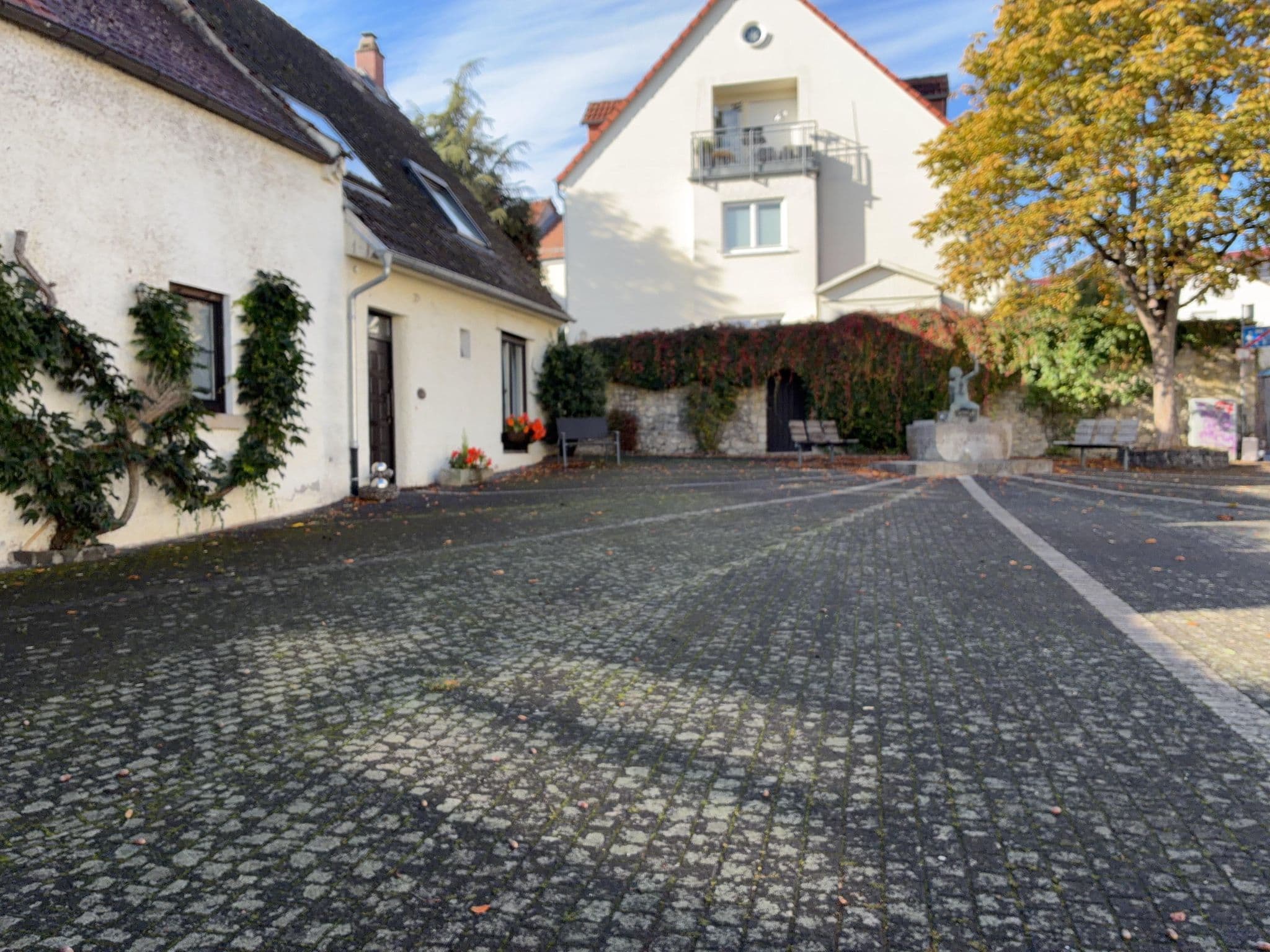 Street view near Gästehaus Reiser, Gonsenheim — © miguel_andrade (CC BY-SA · Mapillary)