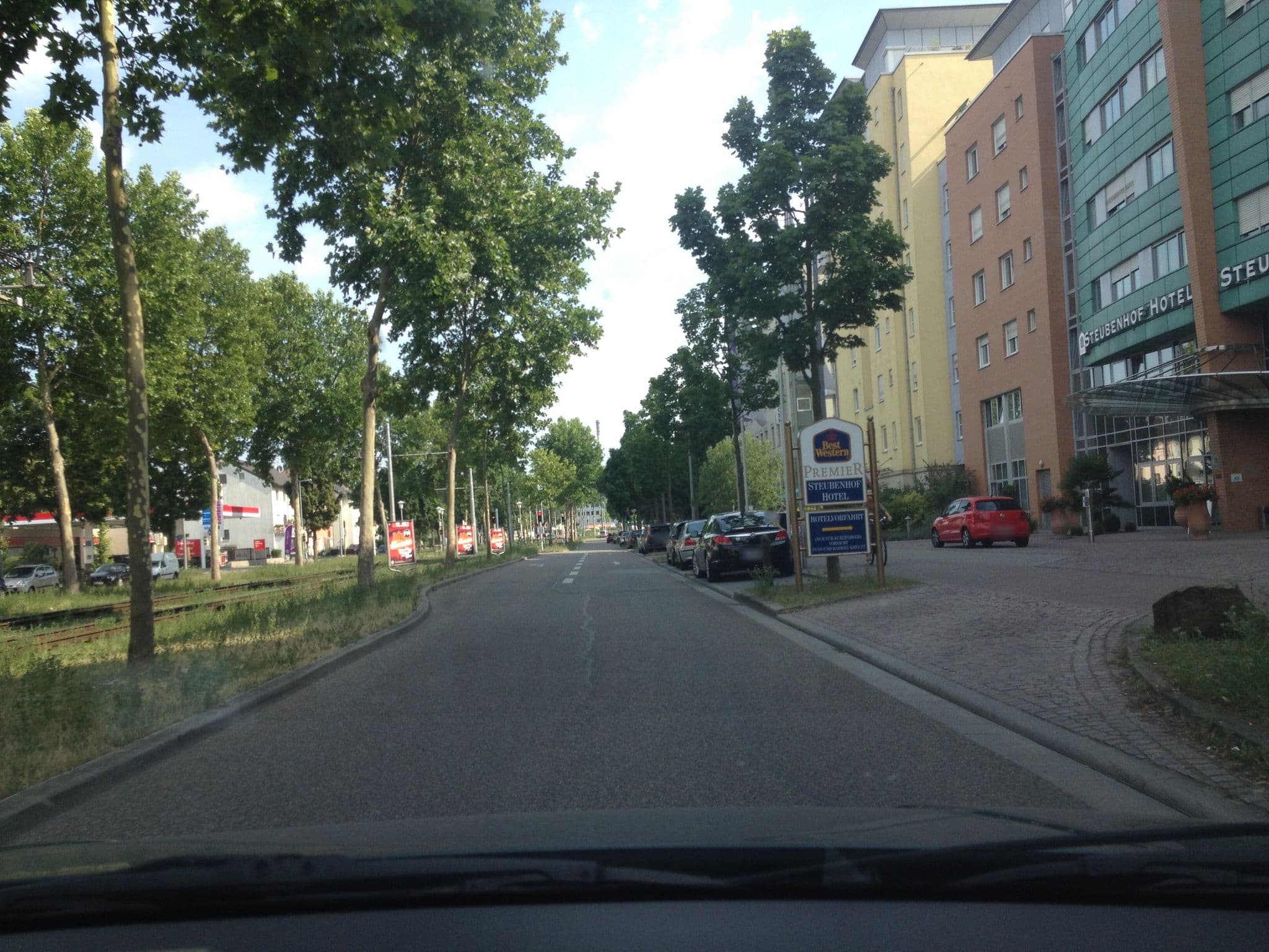 Street view near Best Western Plus Steubenhof Hotel, Altrip — © teddy73 (CC BY-SA · Mapillary)