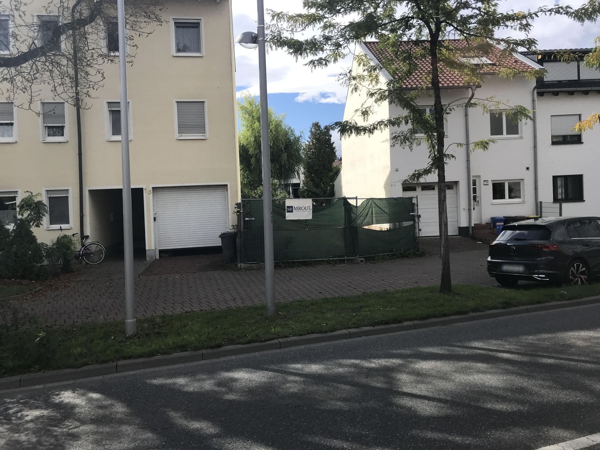 Street view near Jugendhaus Ludwigshafen-Oggersheim, Gartenstadt — © miguel_andrade (CC BY-SA · Mapillary)
