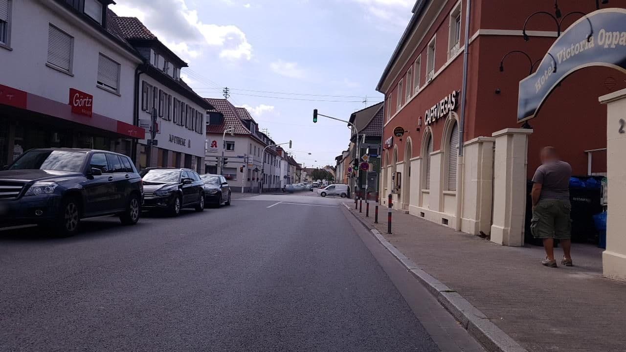Street view near Hotel Deutschhof, Frankenthal — © changchun1 (CC BY-SA · Mapillary)