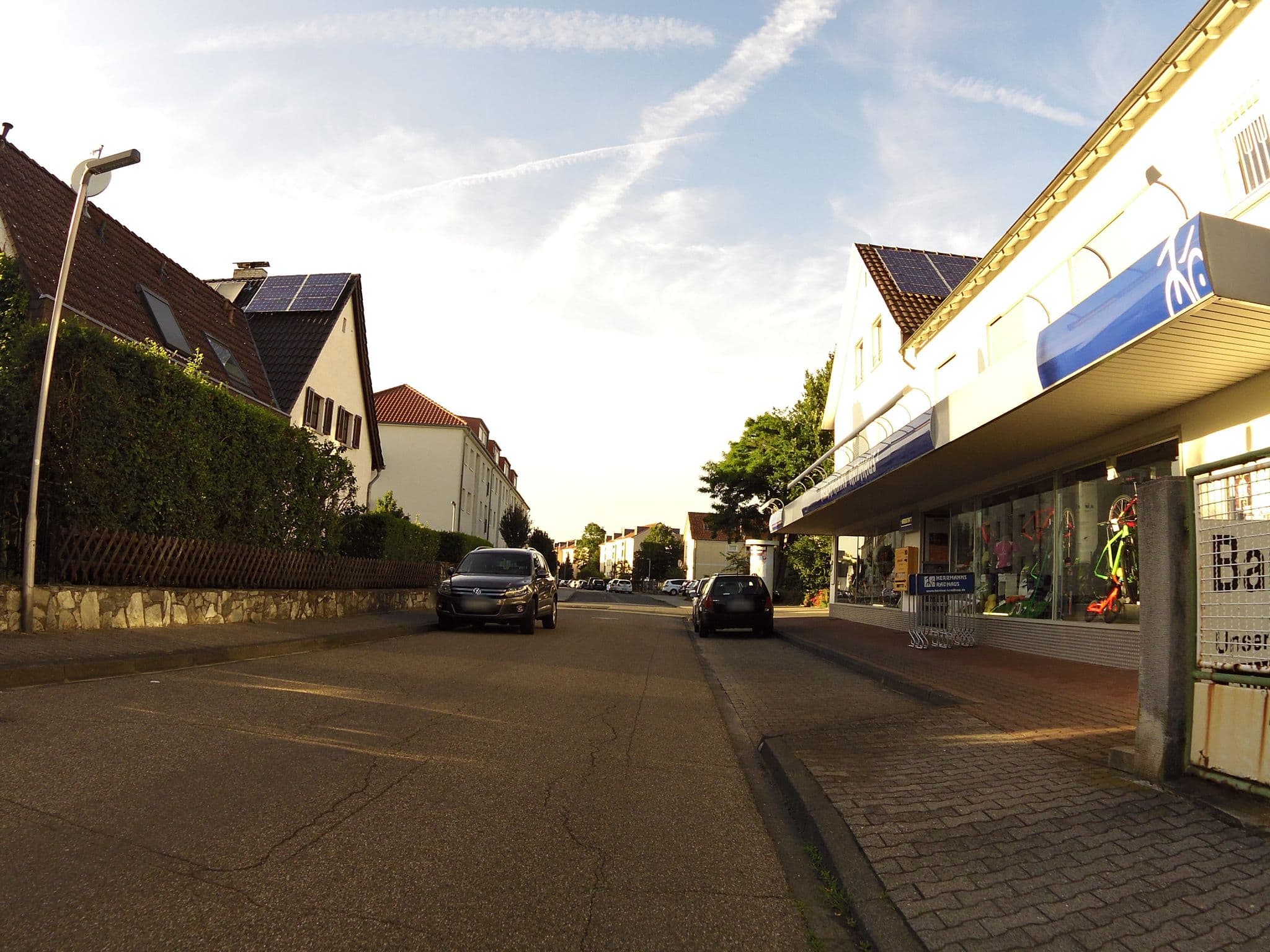 Street view near Bed and Breakfast Frankfurt, Mörfelden-Walldorf — © chuck (CC BY-SA · Mapillary)