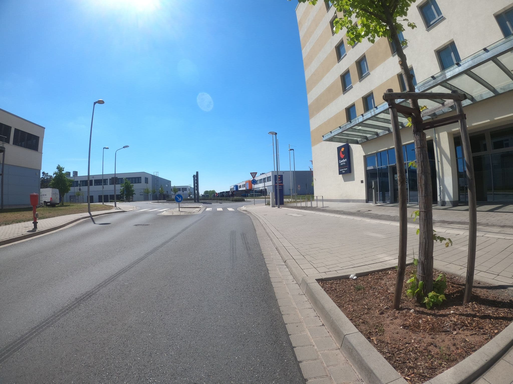Street view near Comfort Hotel Frankfurt Airport West, Raunheim — © chuck (CC BY-SA · Mapillary)