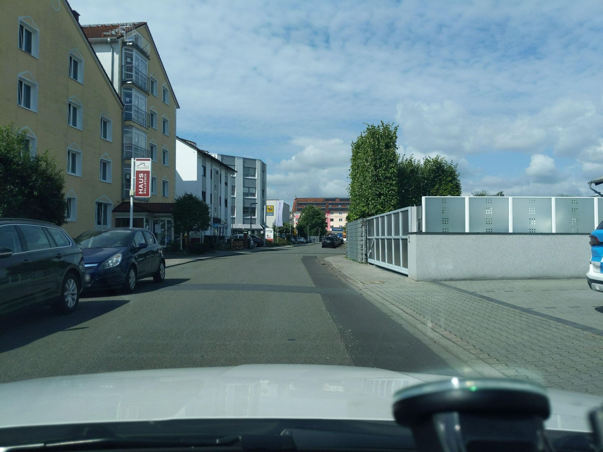 Street view near Haus Zollstock, Mörfelden-Walldorf — © littlefool (CC BY-SA · Mapillary)