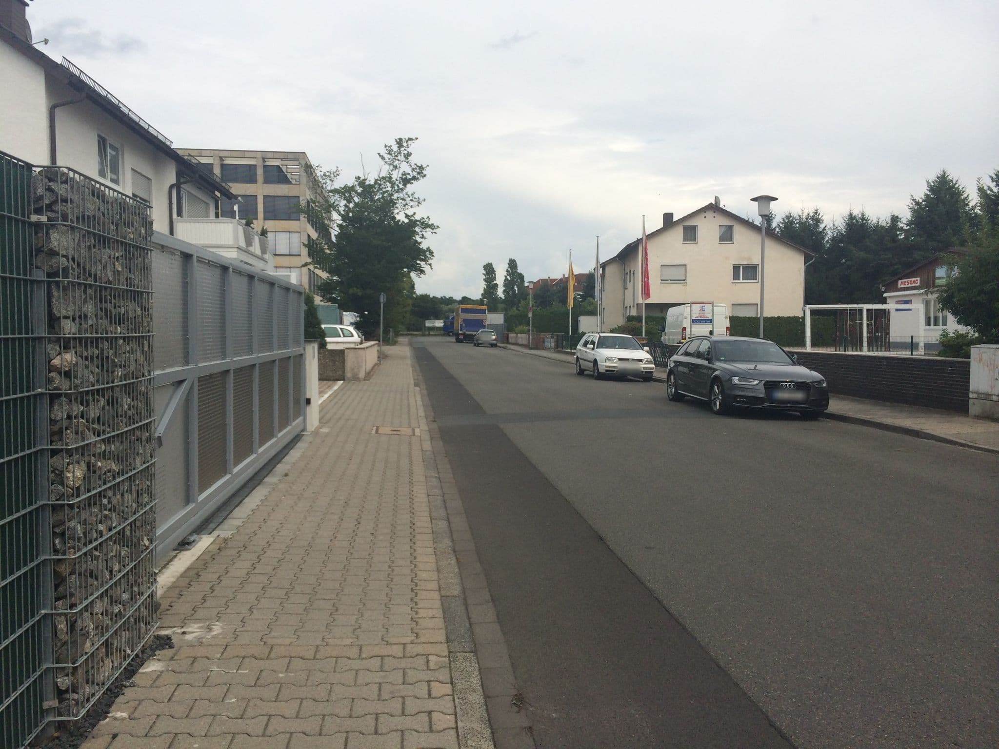 Street view near Comfort Hotel, Mörfelden-Walldorf — © chuck (CC BY-SA · Mapillary)