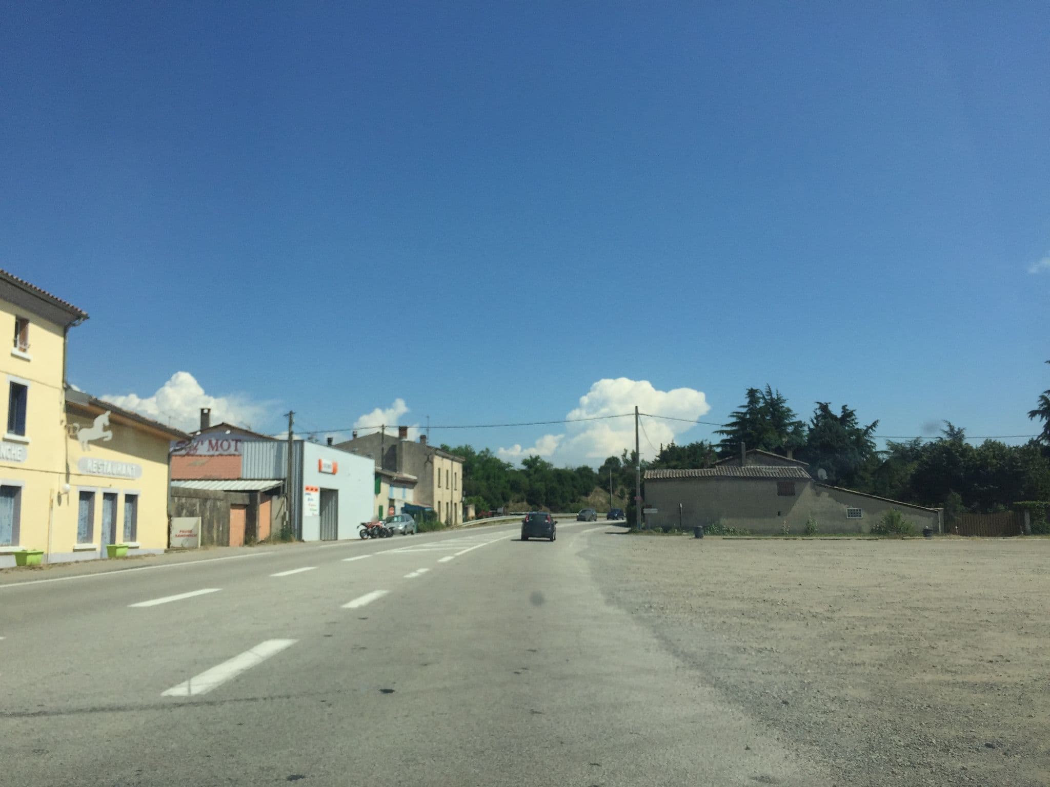 Street view near Relais La Mule Blanche, Tain-l'Hermitage — © thepriben (CC BY-SA · Mapillary)