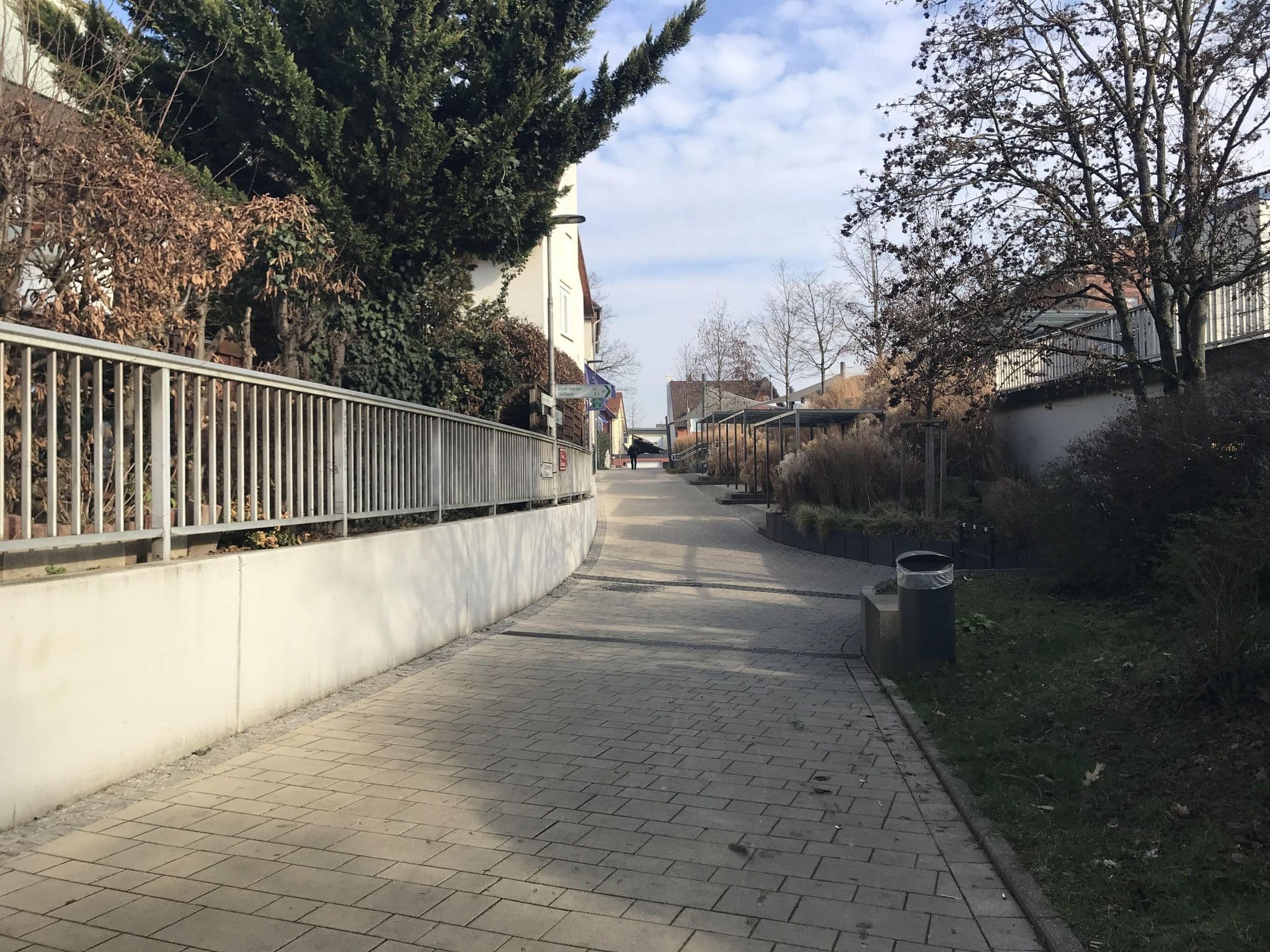 Street view near Pension Wiedermann, Raunheim — © miguel_andrade (CC BY-SA · Mapillary)