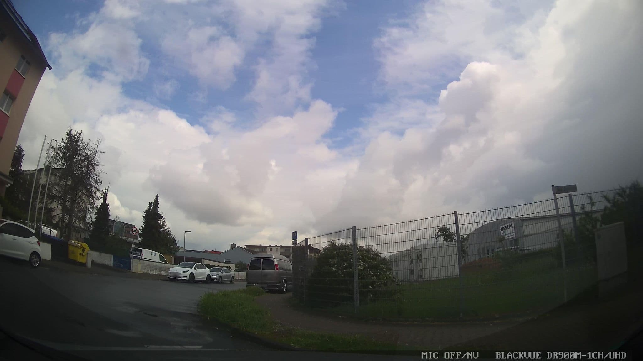 Street view near Albatros Airport Hotel, Mörfelden-Walldorf — © chuck (CC BY-SA · Mapillary)