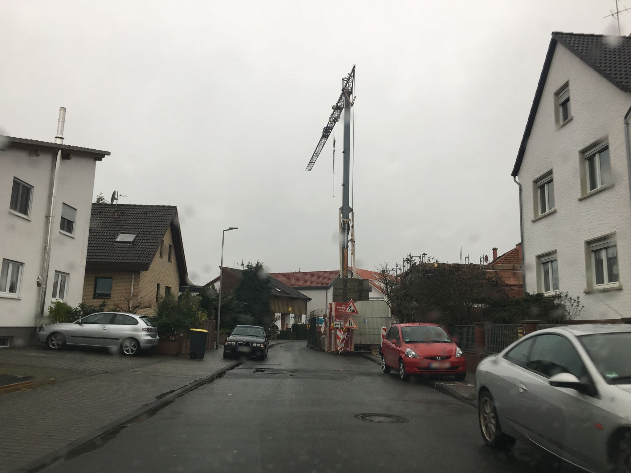 Street view near Hotel Burisch, Mörfelden-Walldorf — © chuck (CC BY-SA · Mapillary)