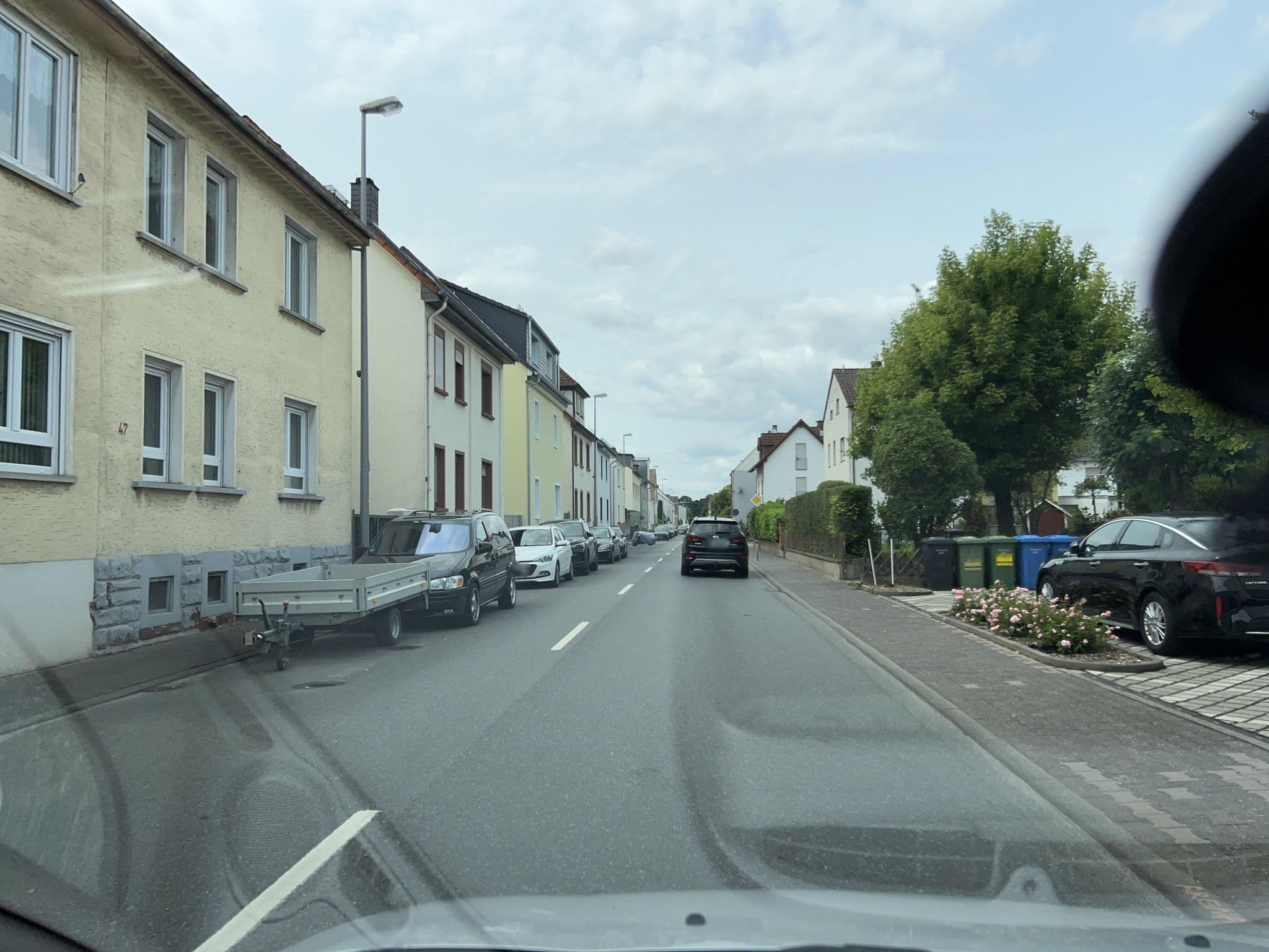 Street view near Hotel Steinbrech, Raunheim — © robffm (CC BY-SA · Mapillary)