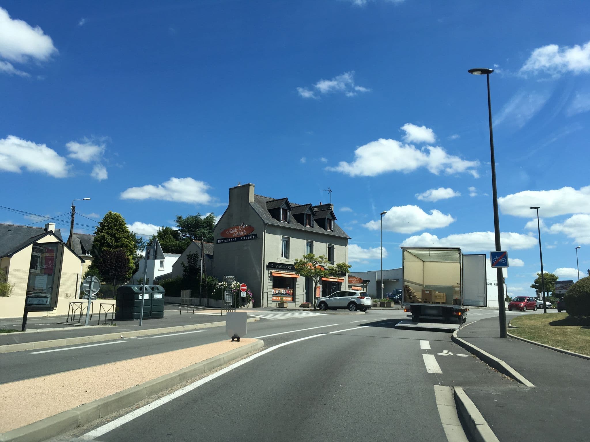 Street view near Hôtel Campanile - Quimper, Quimper — © mappy_sa (CC BY-SA · Mapillary)