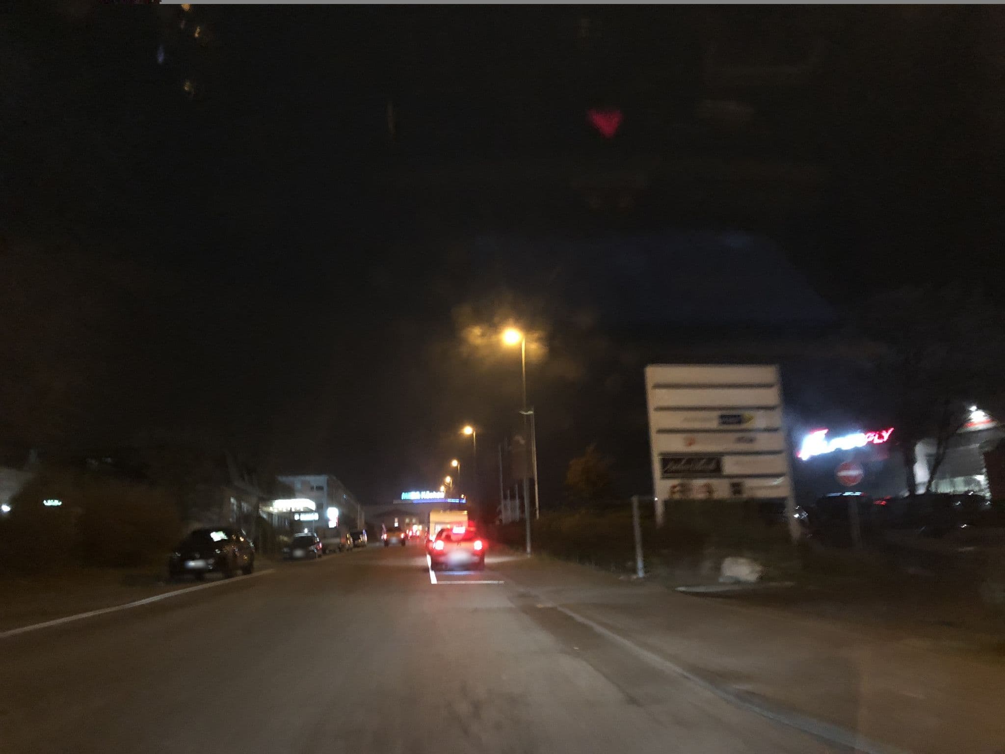 Street view near RAMADA Hotel Wiesbaden-Nordenstadt, Nordenstadt — © chuck (CC BY-SA · Mapillary)
