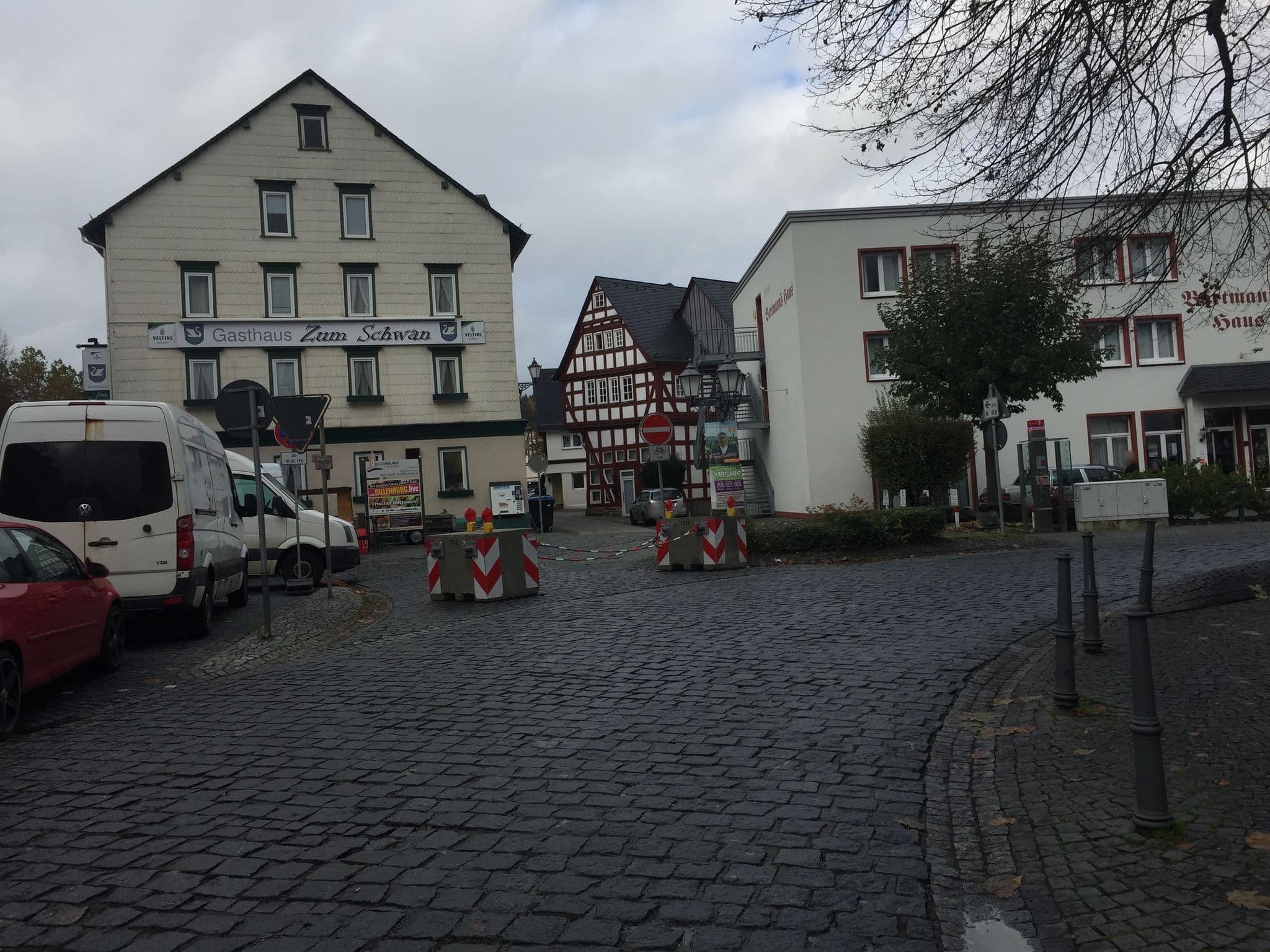 Street view near Hotel Schwan Hannemarie Stuckardt, Dillenburg — © troher15 (CC BY-SA · Mapillary)