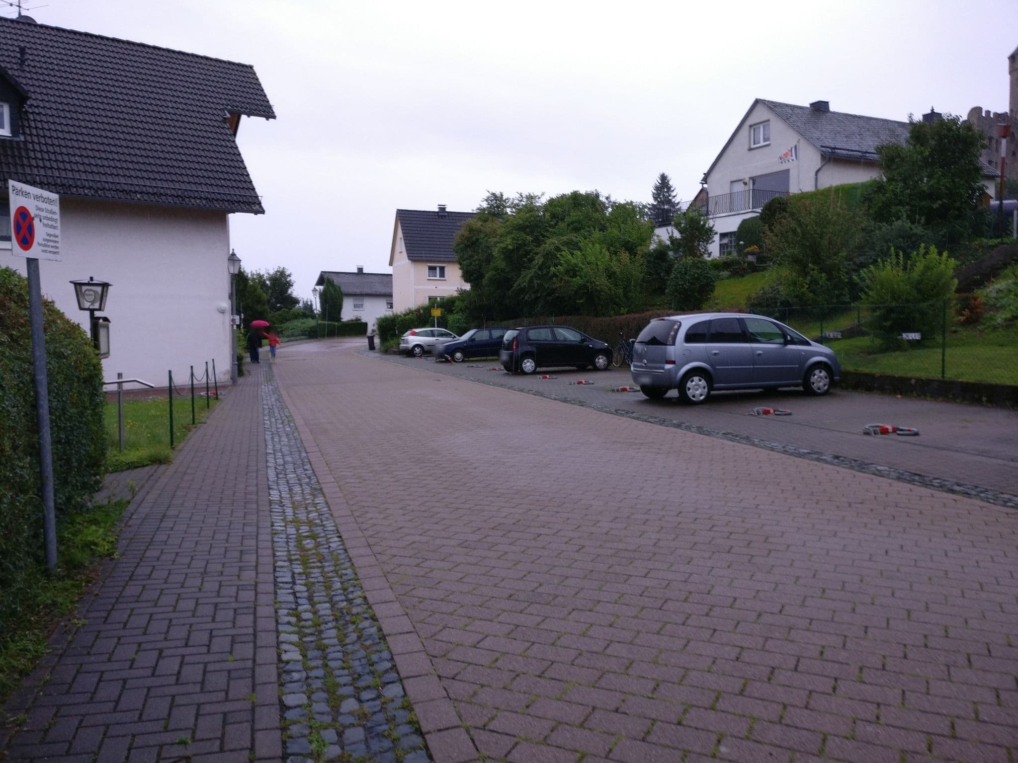 Street view near Gast- und Gästehaus Simon, Greifenstein — © cfbolz (CC BY-SA · Mapillary)