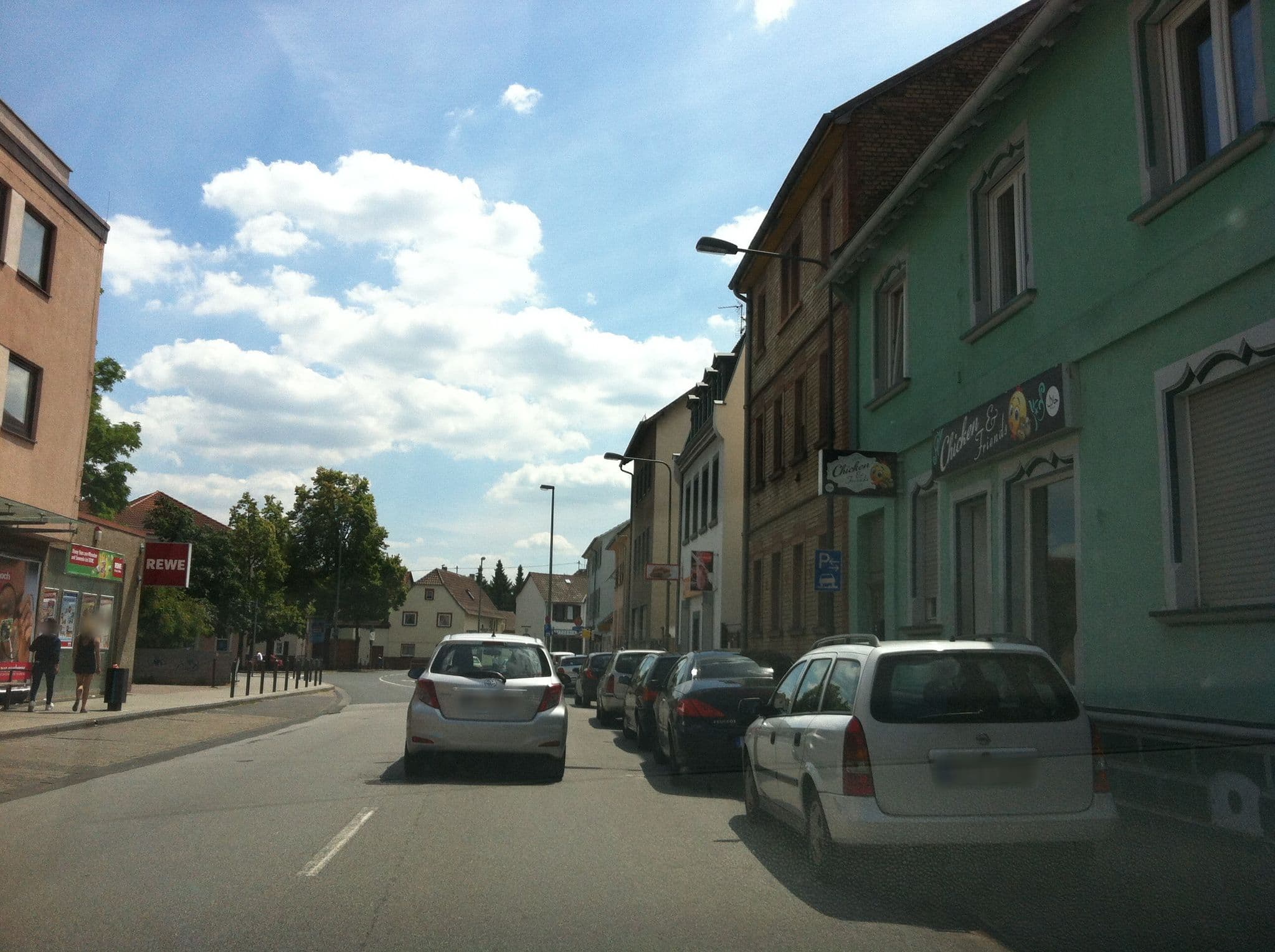 Street view near Hotel Post, Kelsterbach — © dekarl (CC BY-SA · Mapillary)