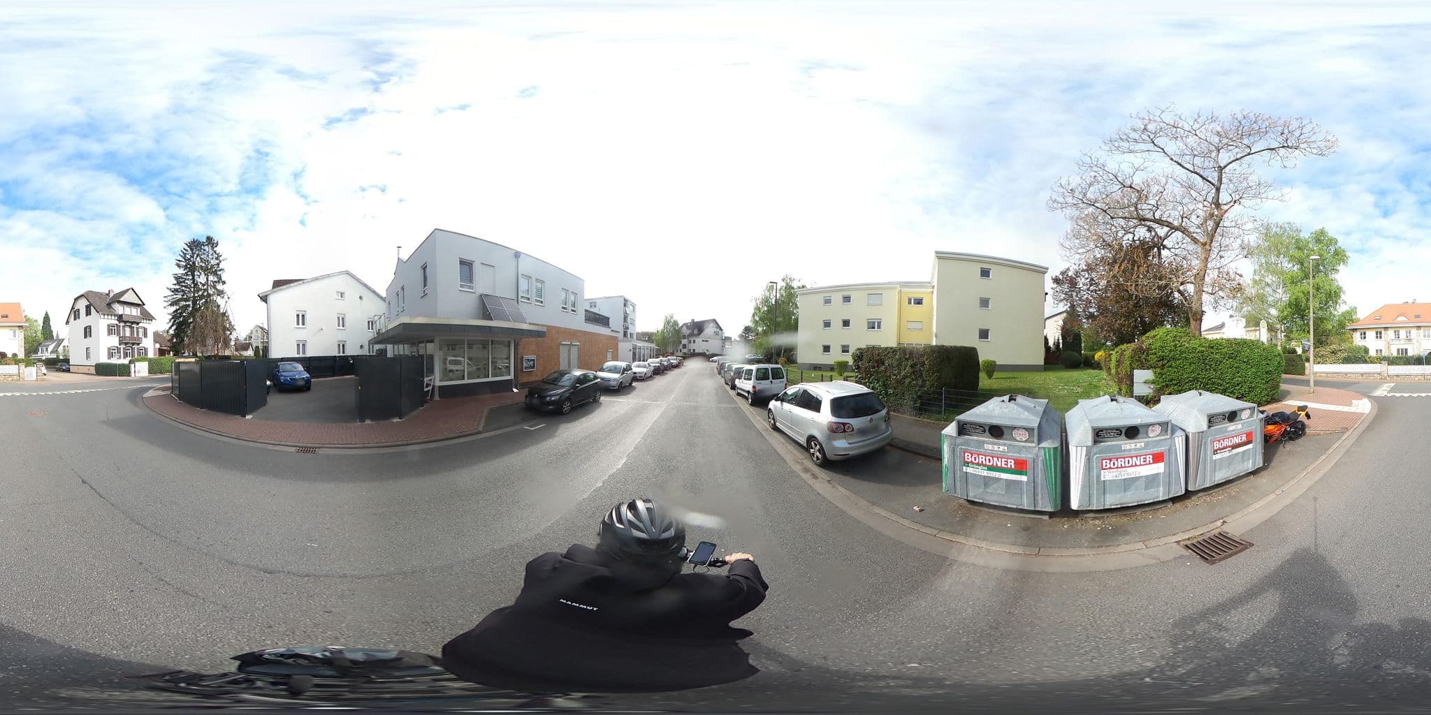 Street view near Hotel Sonne, Bad Homburg vor der Höhe — © Planungsgesellschaft_RV-K (CC BY-SA · Mapillary)