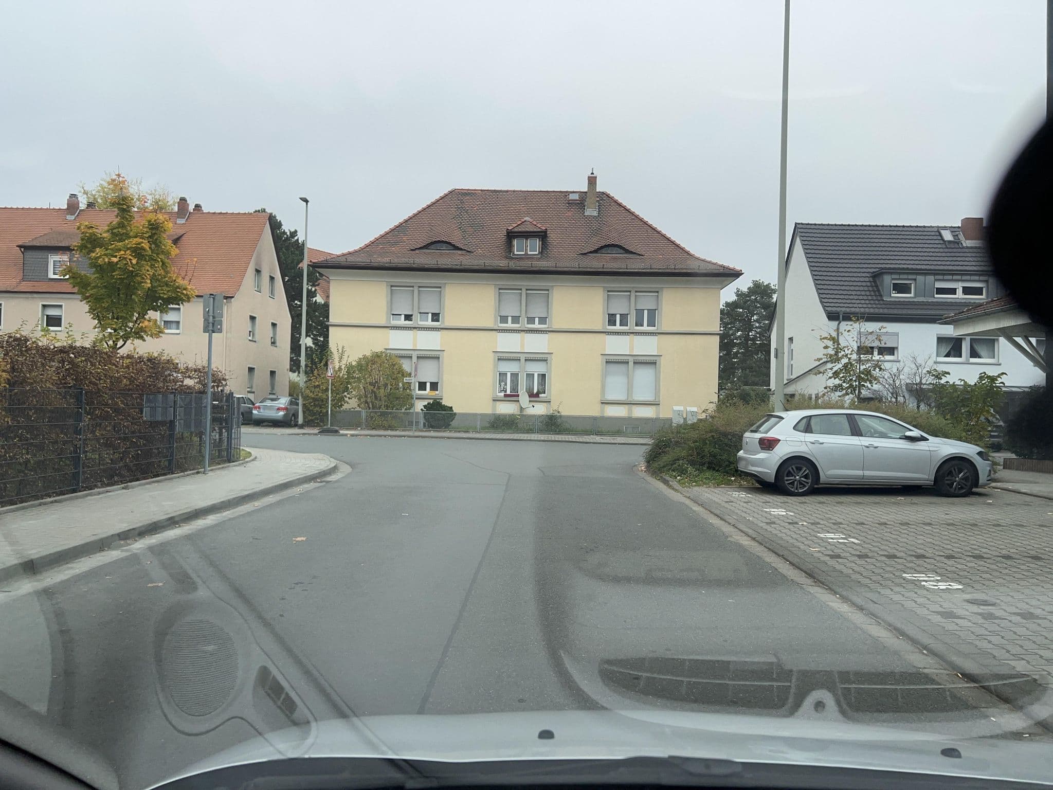 Street view near Lindenhof Kelsterbach, Kelsterbach — © robffm (CC BY-SA · Mapillary)
