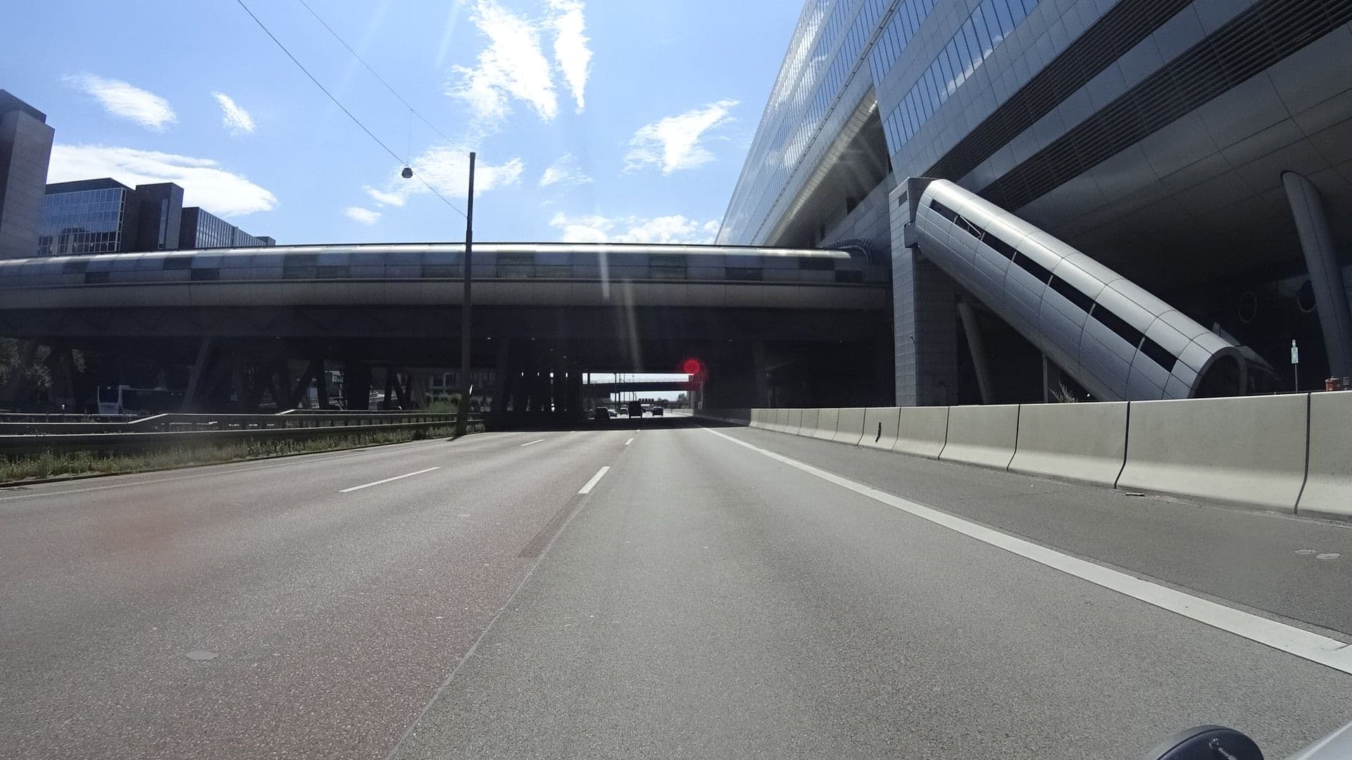Street view near Hilton Garden Inn Frankfurt Airport, Kelsterbach — © 468p (CC BY-SA · Mapillary)