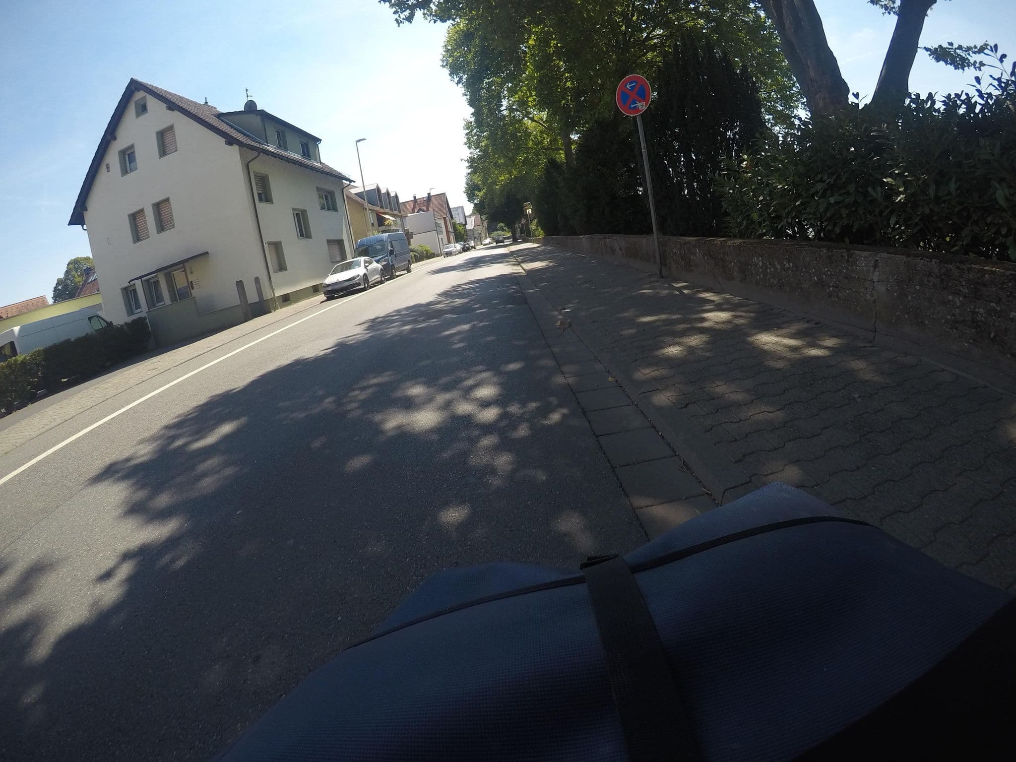 Street view near Apartmenthotel Sonne, Kelsterbach — © mfa (CC BY-SA · Mapillary)
