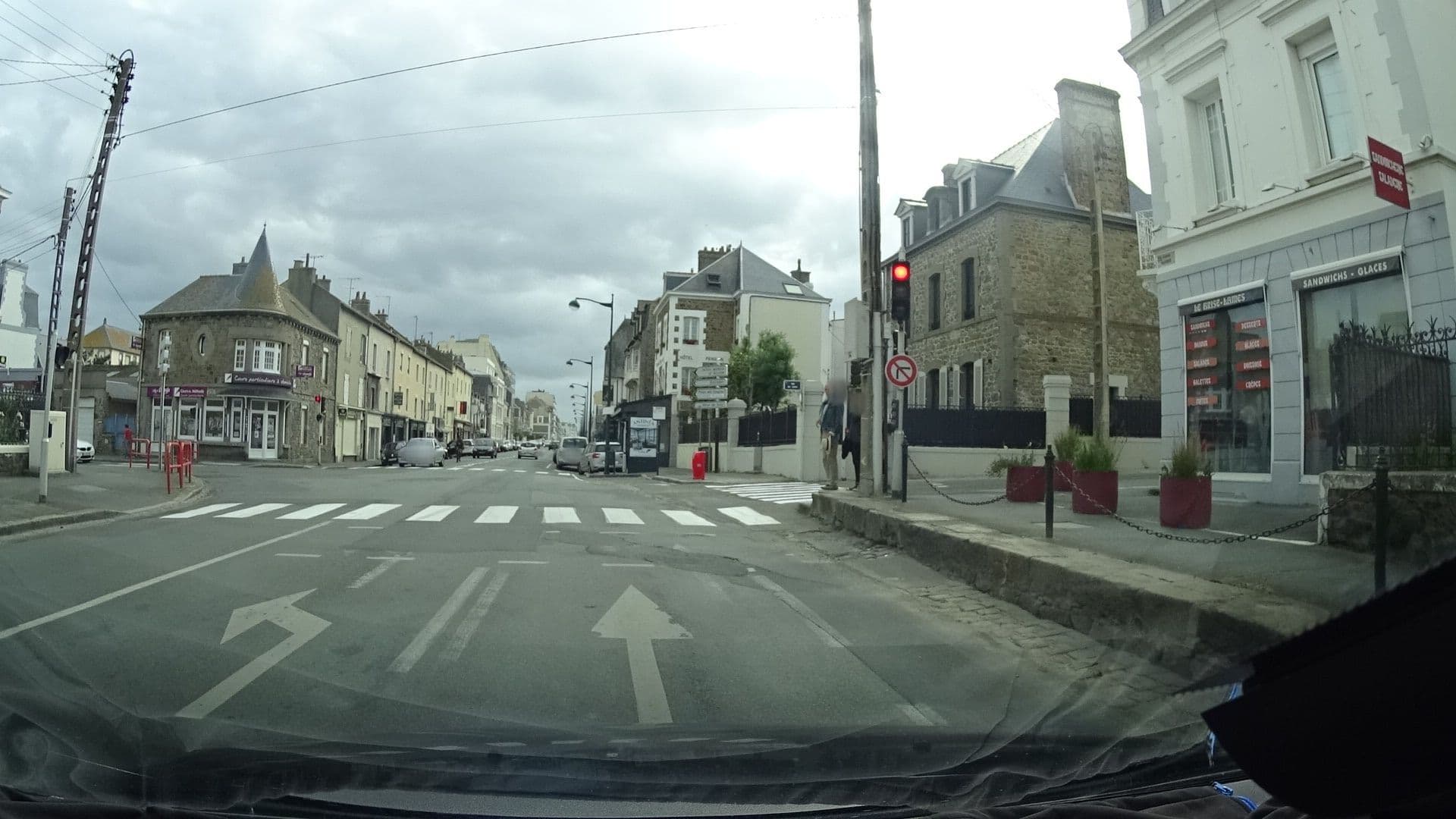 Street view near Demeure de Louise, Saint-Malo — © ljbouere (CC BY-SA · Mapillary)