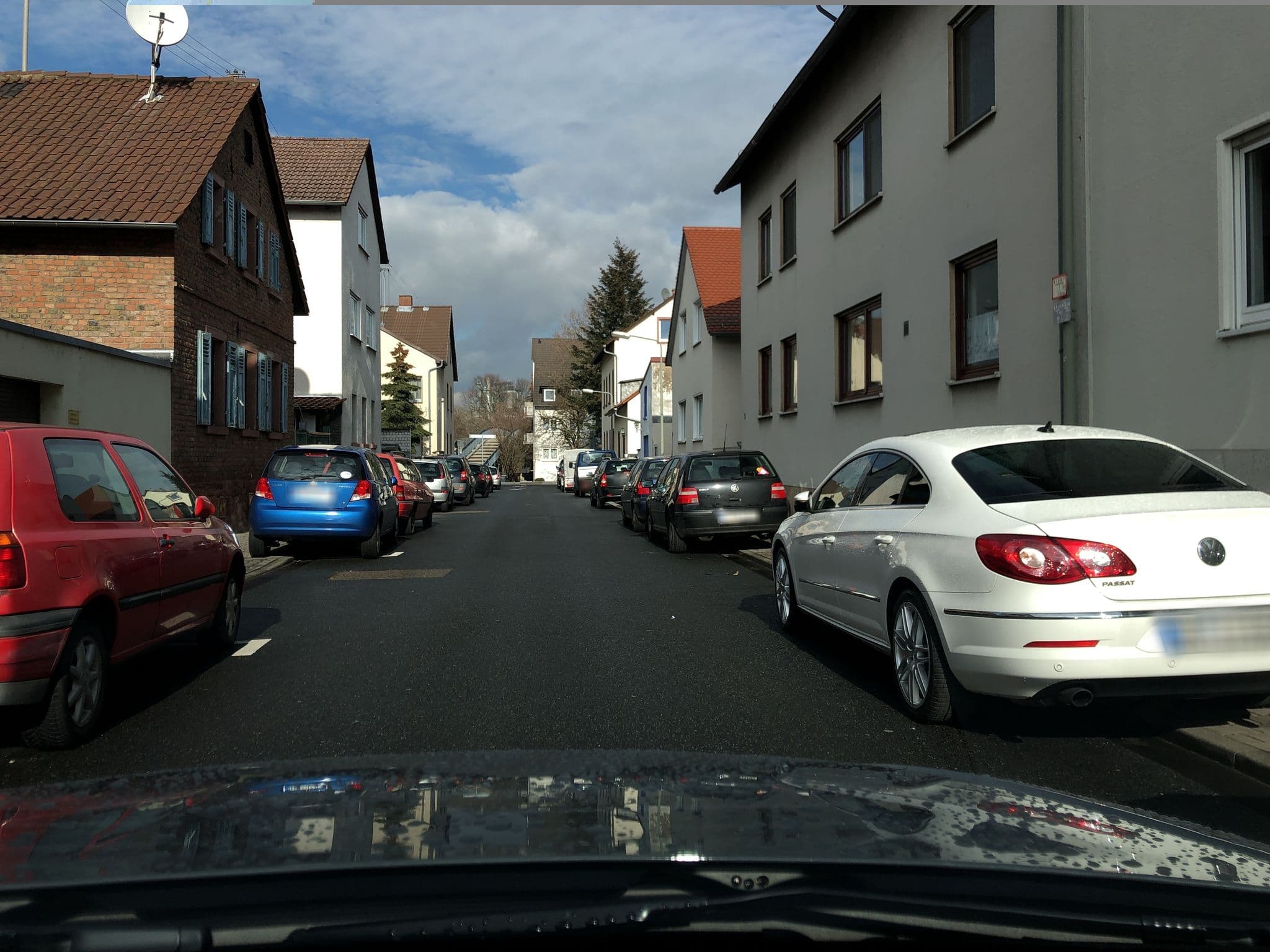 Street view near Frankfurt Bed and Breakfast, Hans Lehnert, Niederrad — © tkramm (CC BY-SA · Mapillary)