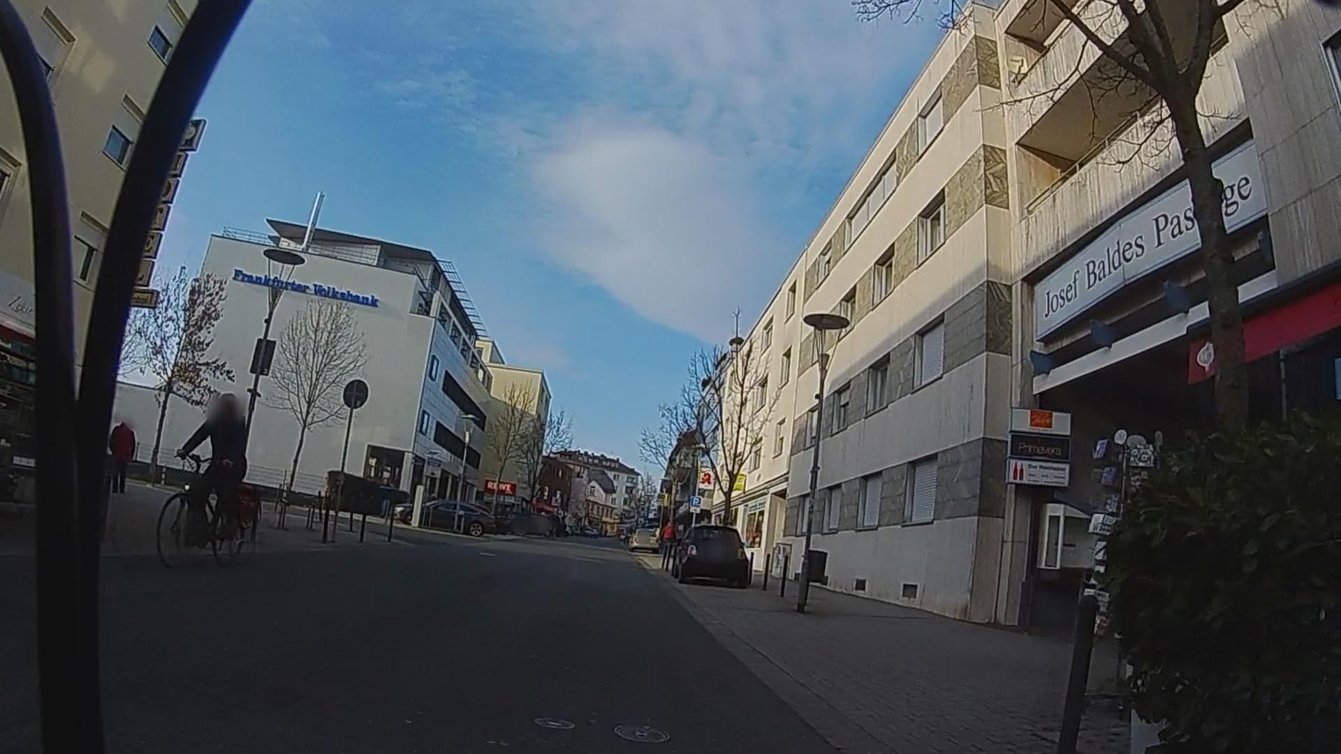 Street view near Hotel Central, Oberursel — © jonaes (CC BY-SA · Mapillary)