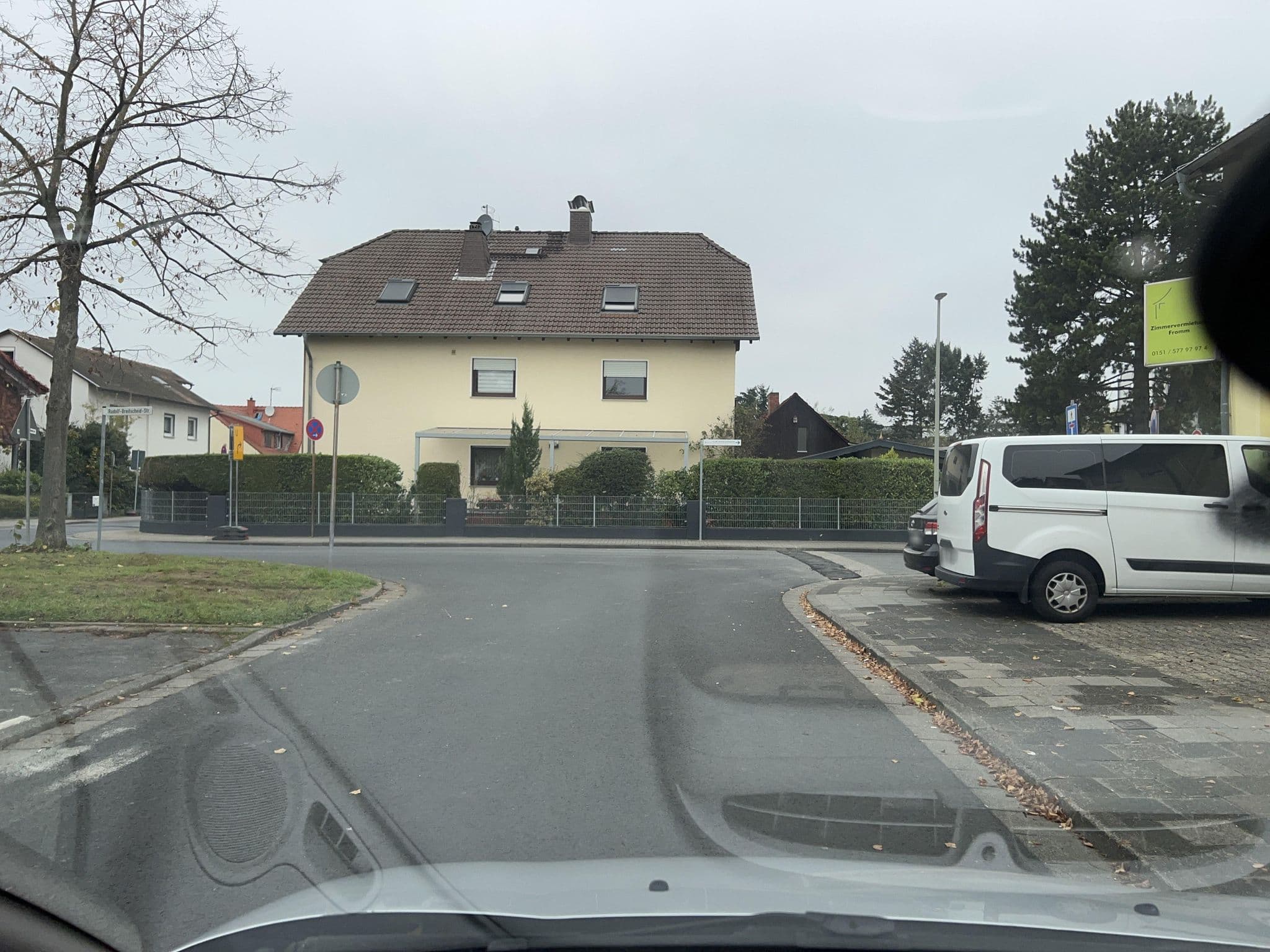 Street view near Pension, Fromm Michaela, Kelsterbach — © robffm (CC BY-SA · Mapillary)