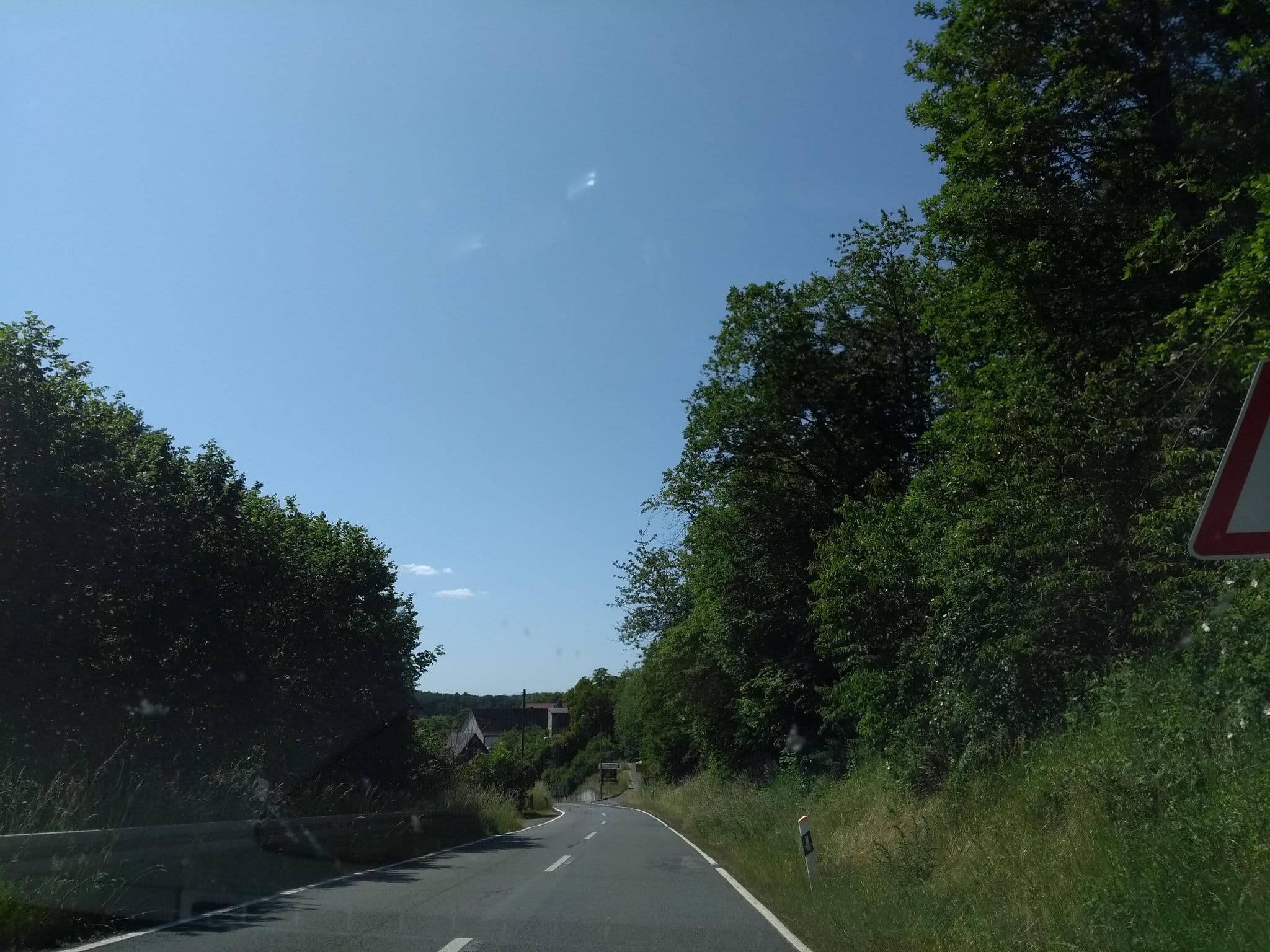 Street view near Jugendtreff Bermoll, Bischoffen — © thetornado76 (CC BY-SA · Mapillary)
